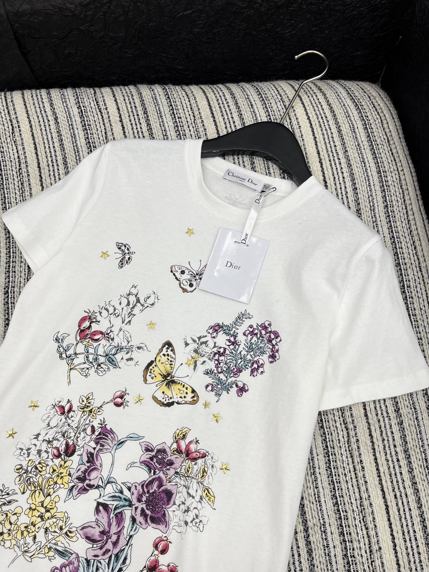 🛒𝐍𝐄𝐖 · 𝟐𝟎𝟐5/爆款现货原单品质 Dio*｜2025新款短袖T宽松慵懒版型 随性感拉满云感舒适 