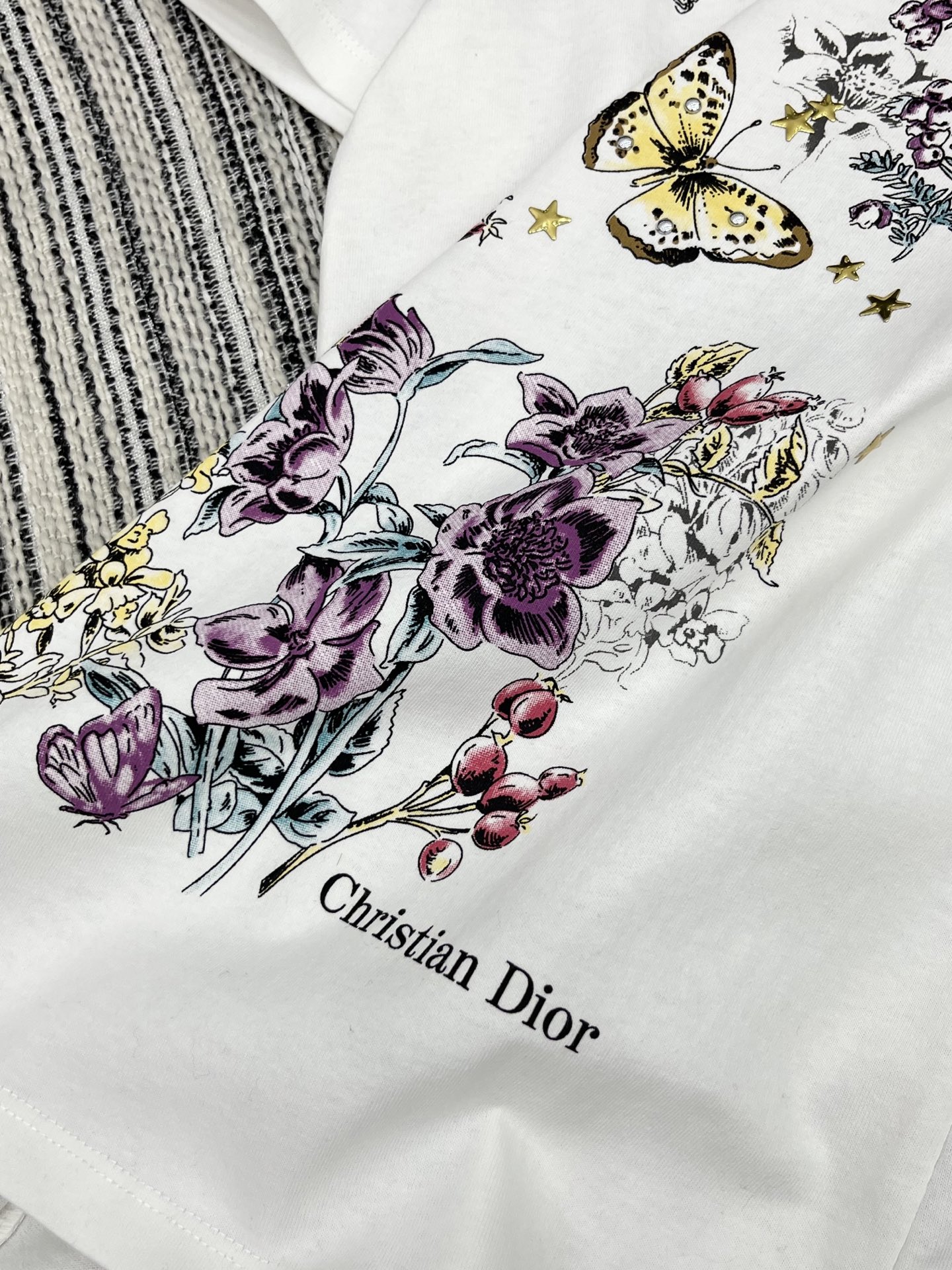 🛒𝐍𝐄𝐖 · 𝟐𝟎𝟐5/爆款现货原单品质 Dio*｜2025新款短袖T宽松慵懒版型 随性感拉满云感舒适 