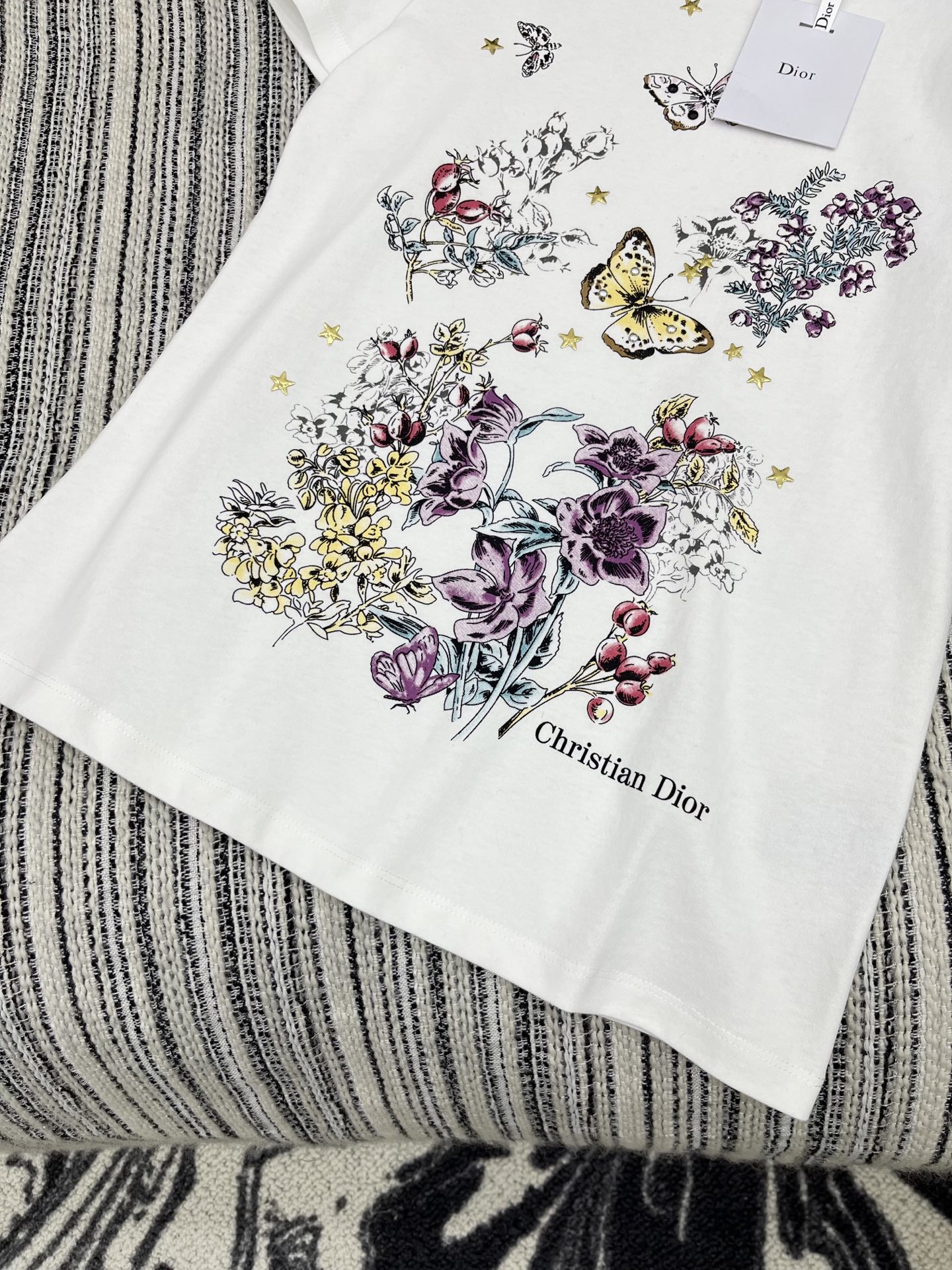 🛒𝐍𝐄𝐖 · 𝟐𝟎𝟐5/爆款现货原单品质 Dio*｜2025新款短袖T宽松慵懒版型 随性感拉满云感舒适 