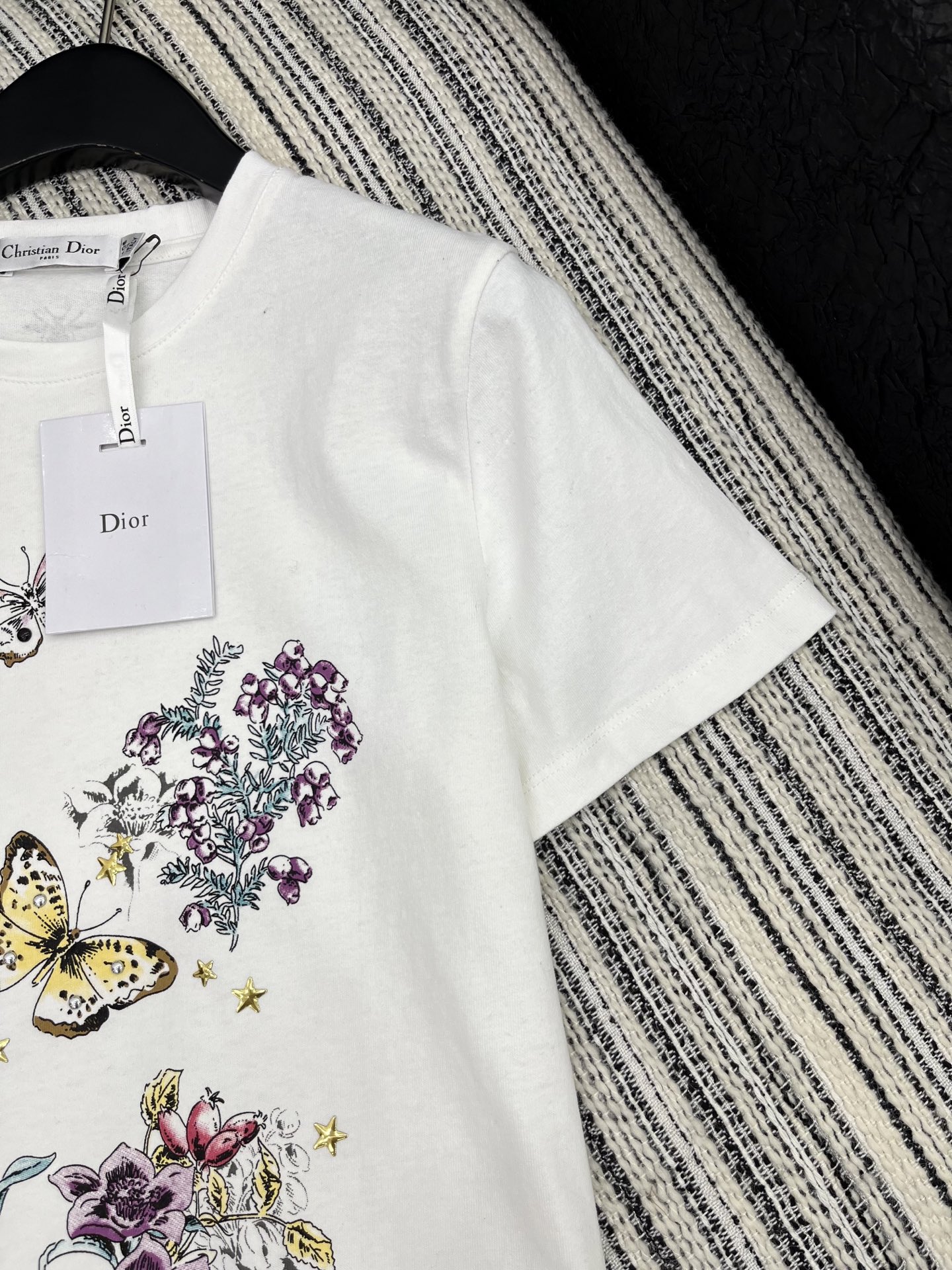 🛒𝐍𝐄𝐖 · 𝟐𝟎𝟐5/爆款现货原单品质 Dio*｜2025新款短袖T宽松慵懒版型 随性感拉满云感舒适 