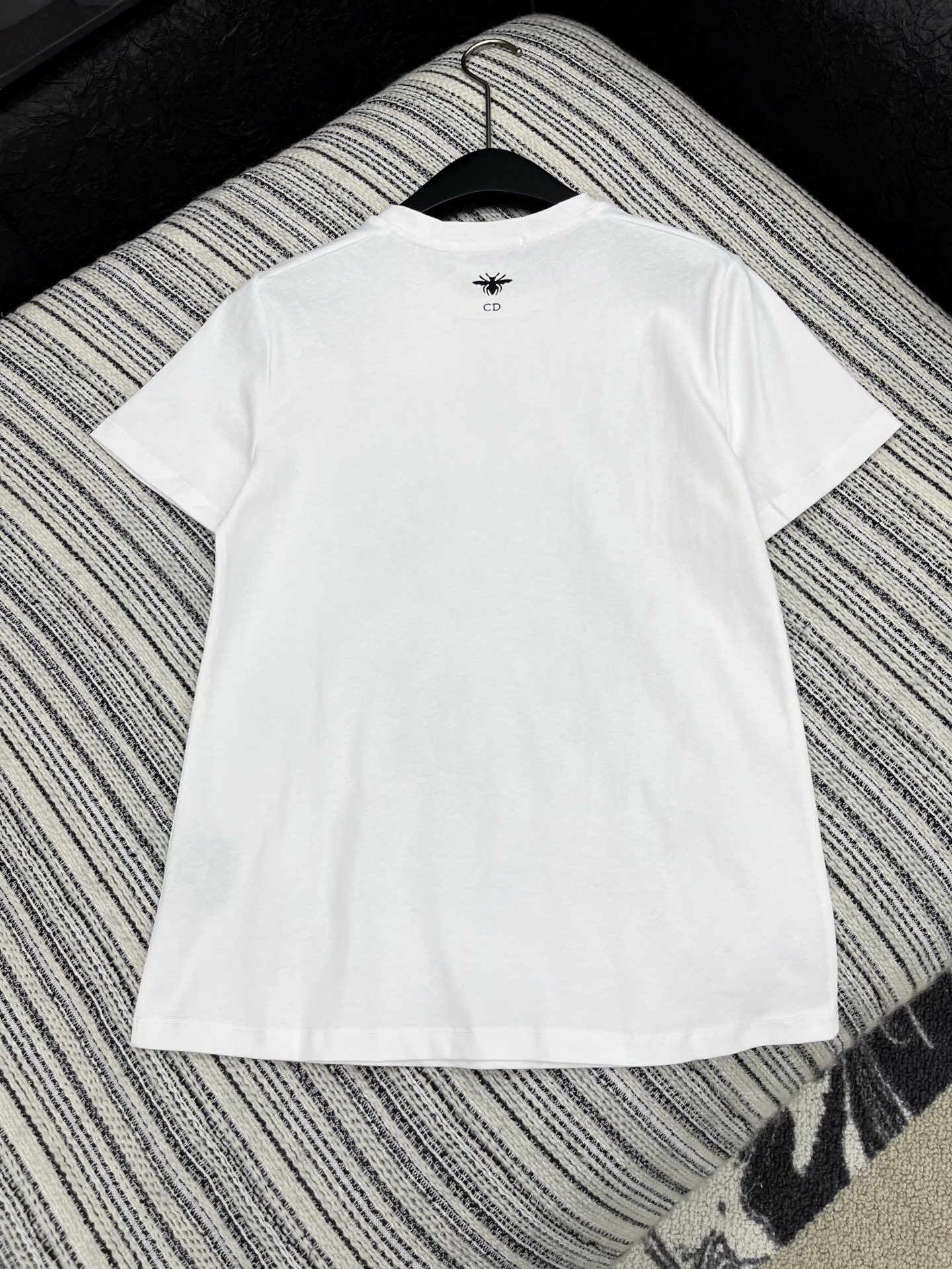 🛒𝐍𝐄𝐖 · 𝟐𝟎𝟐5/爆款现货原单品质 Dio*｜2025新款短袖T宽松慵懒版型 随性感拉满云感舒适 