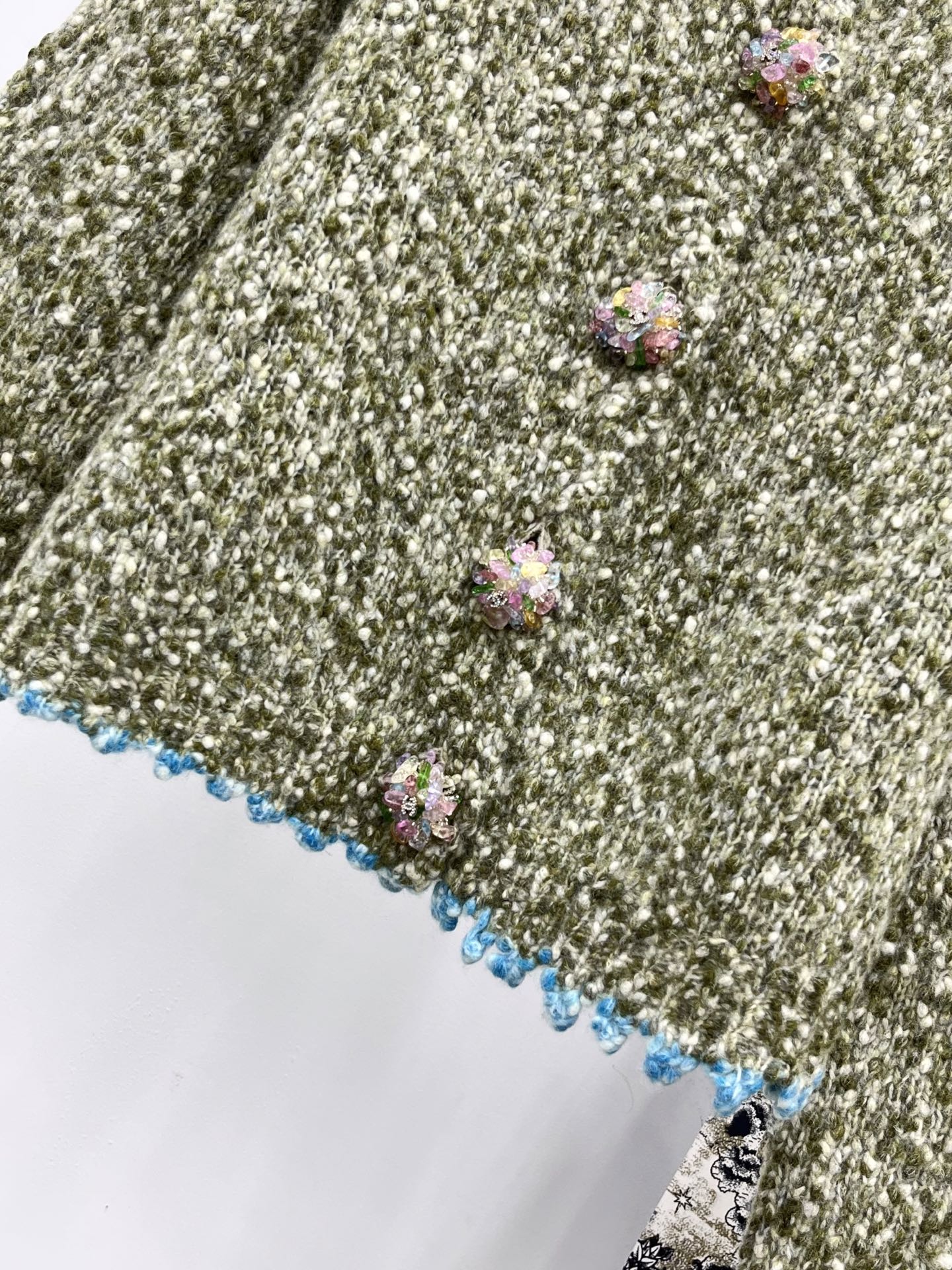 🛒𝐍𝐄𝐖 · 𝟐𝟎𝟐5/爆款现货原单品质 Chan*｜25中古系列重工手工大钻扣圆领外套独家订制纱线 ，