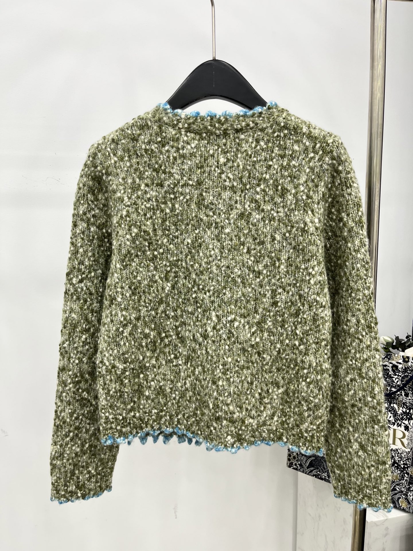 🛒𝐍𝐄𝐖 · 𝟐𝟎𝟐5/爆款现货原单品质 Chan*｜25中古系列重工手工大钻扣圆领外套独家订制纱线 ，