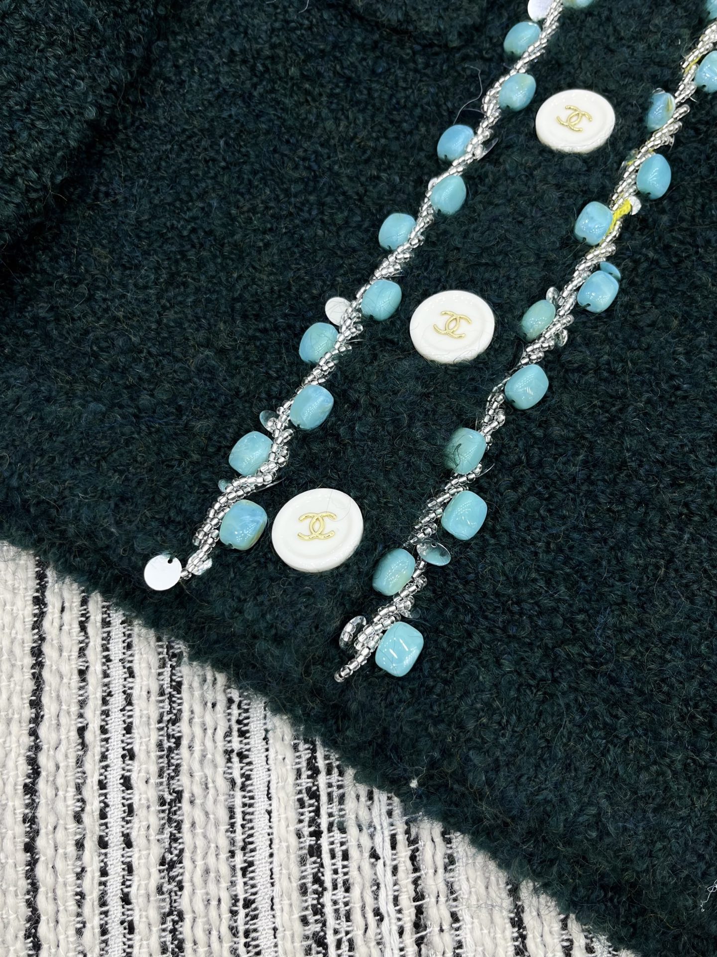 🛒𝐍𝐄𝐖 · 𝟐𝟎𝟐5/爆款现货原单品质 Chan*｜25中古系列重工撞色宝石装饰圆领外套独家订制小香风