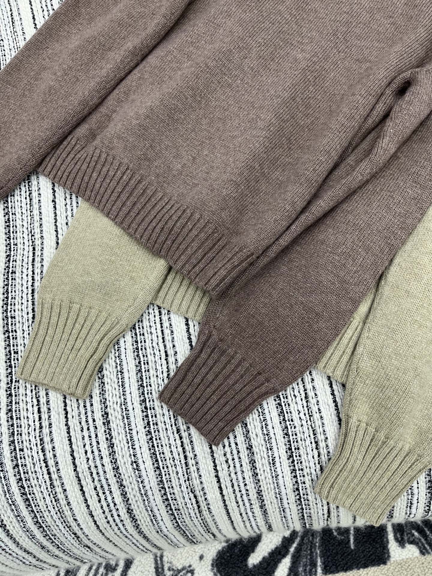 🛒𝐍𝐄𝐖 · 𝟐𝟎𝟐5/爆款现货原单品质 LP｜25女士老钱风长袖翻领拉链针织开衫外套 🍂彰显品牌对日常