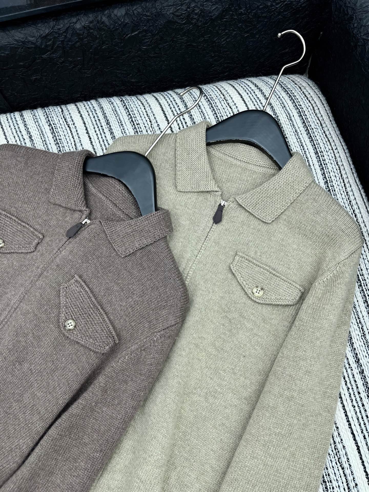 🛒𝐍𝐄𝐖 · 𝟐𝟎𝟐5/爆款现货原单品质 LP｜25女士老钱风长袖翻领拉链针织开衫外套 🍂彰显品牌对日常