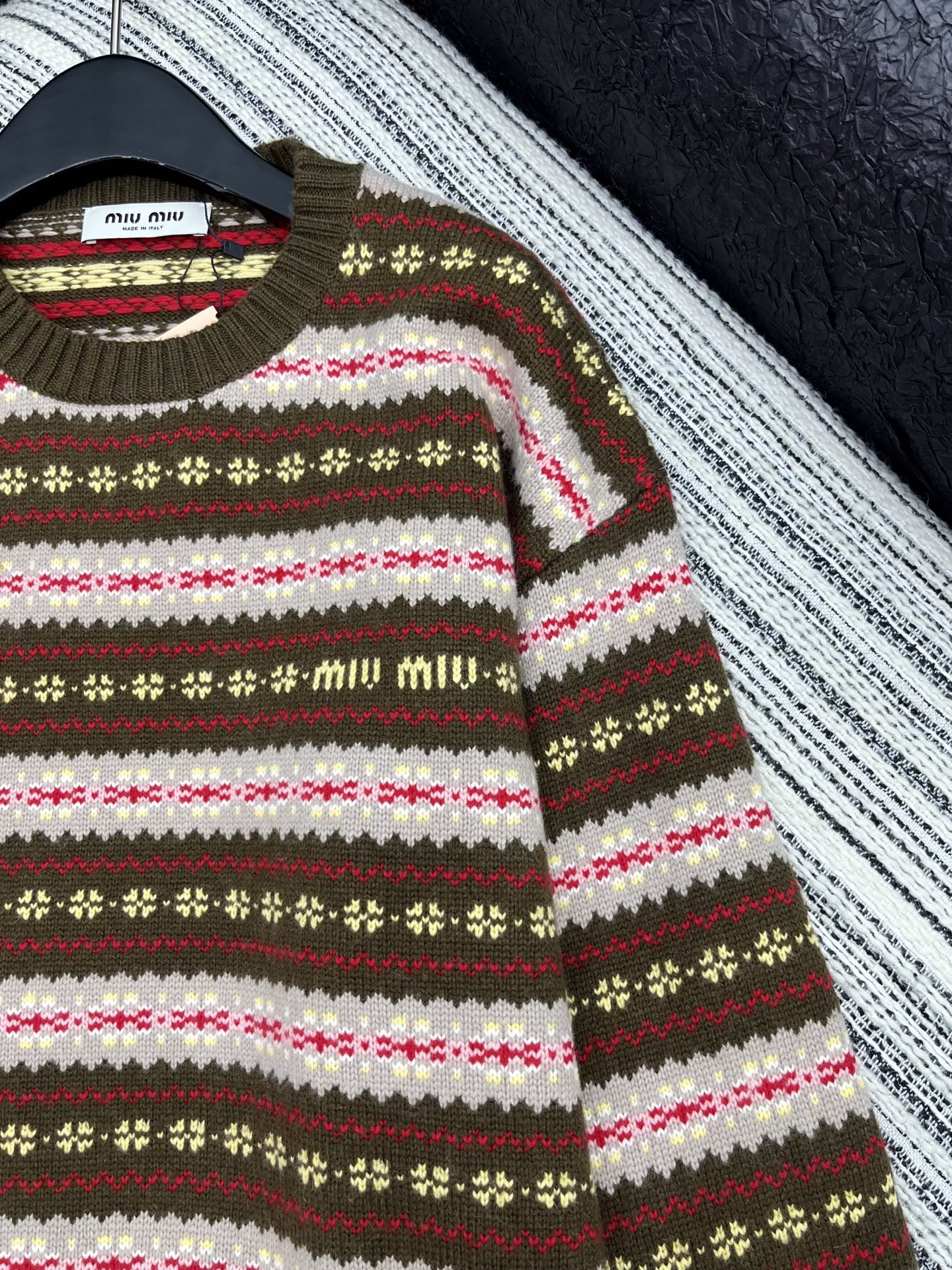 🛒𝐍𝐄𝐖 · 𝟐𝟎𝟐5/爆款现货【原版定制】𝐌𝐢𝐮𝐌𝐢*｜25新款美式羊绒羊毛毛衣 秋意渐浓的氛围感真的