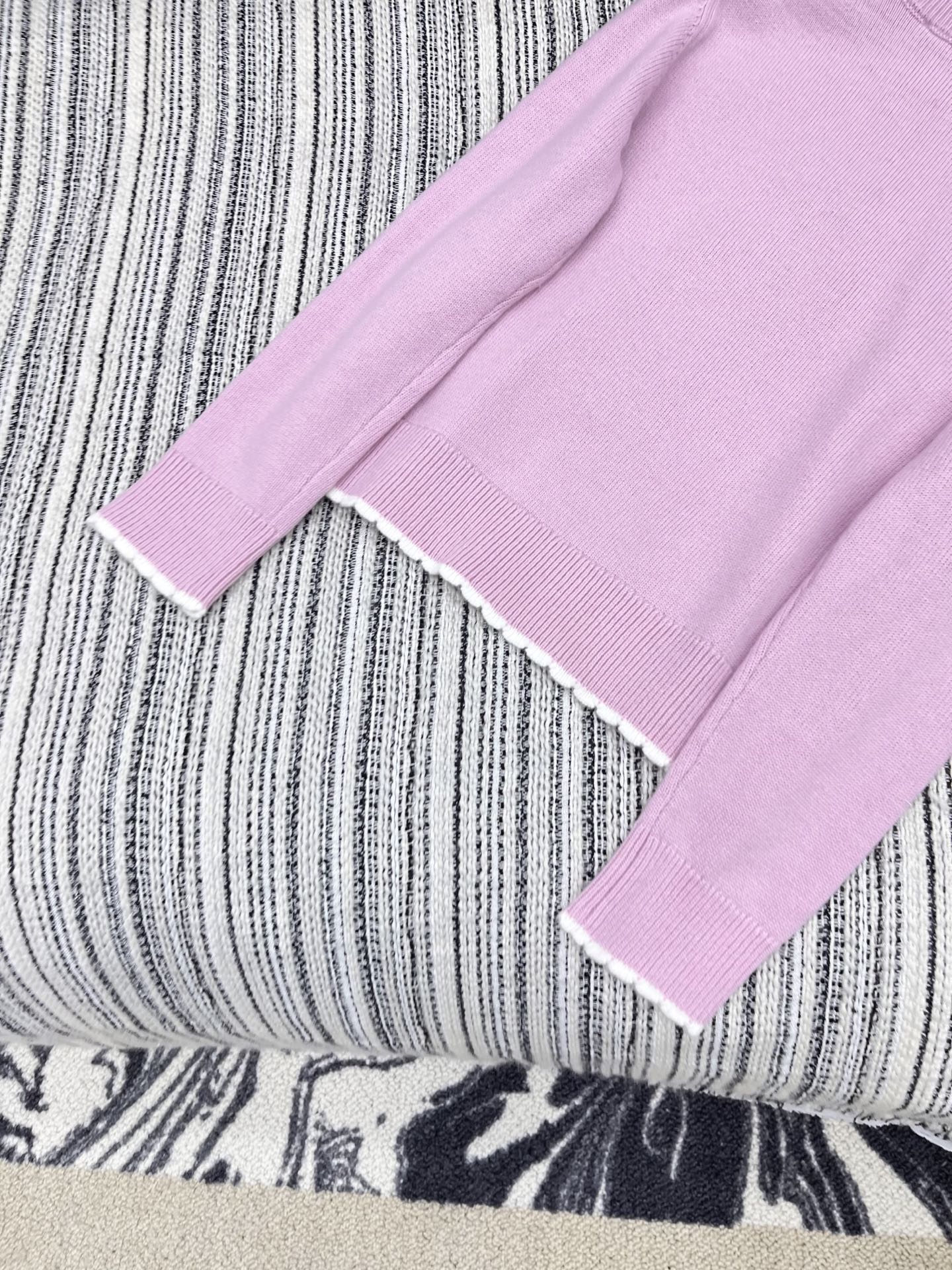 🛒𝐍𝐄𝐖 · 𝟐𝟎𝟐5/爆款现货原单品质 Chan*｜25中古系列重工钩花跳舞女孩花边毛衣设计高级又时髦