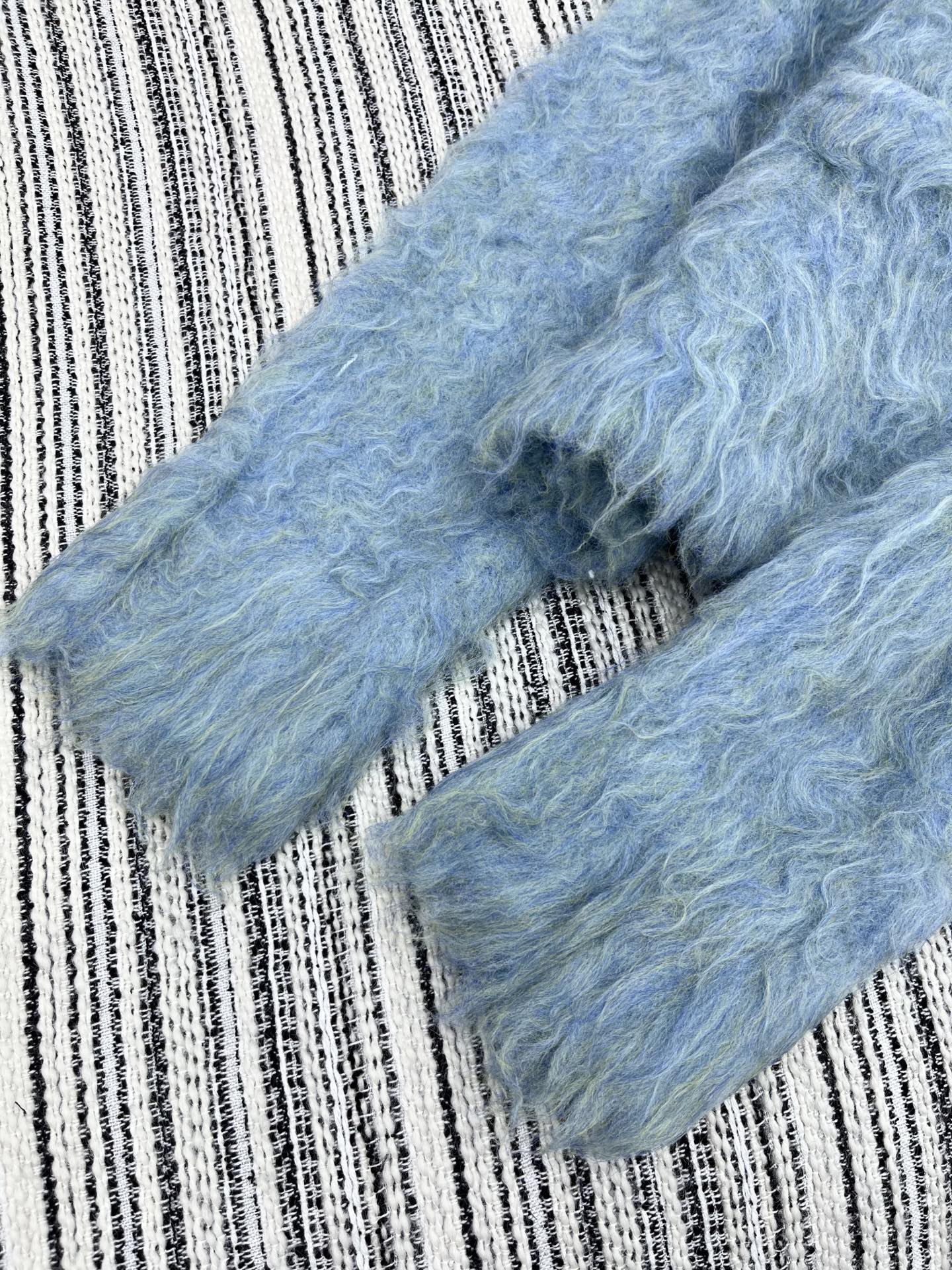 🛒𝐍𝐄𝐖 · 𝟐𝟎𝟐5/爆款现货原单品质 Chan*｜25中古系列重工马海毛V领外套独家订制纱线 ，彩色