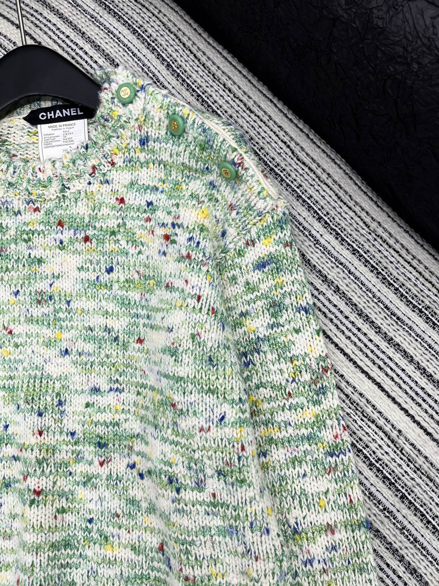 🛒𝐍𝐄𝐖 · 𝟐𝟎𝟐5/爆款现货原单品质 Chan*｜25中古系列重工手工宝石扣圆领毛衣独家订制纱线 ，