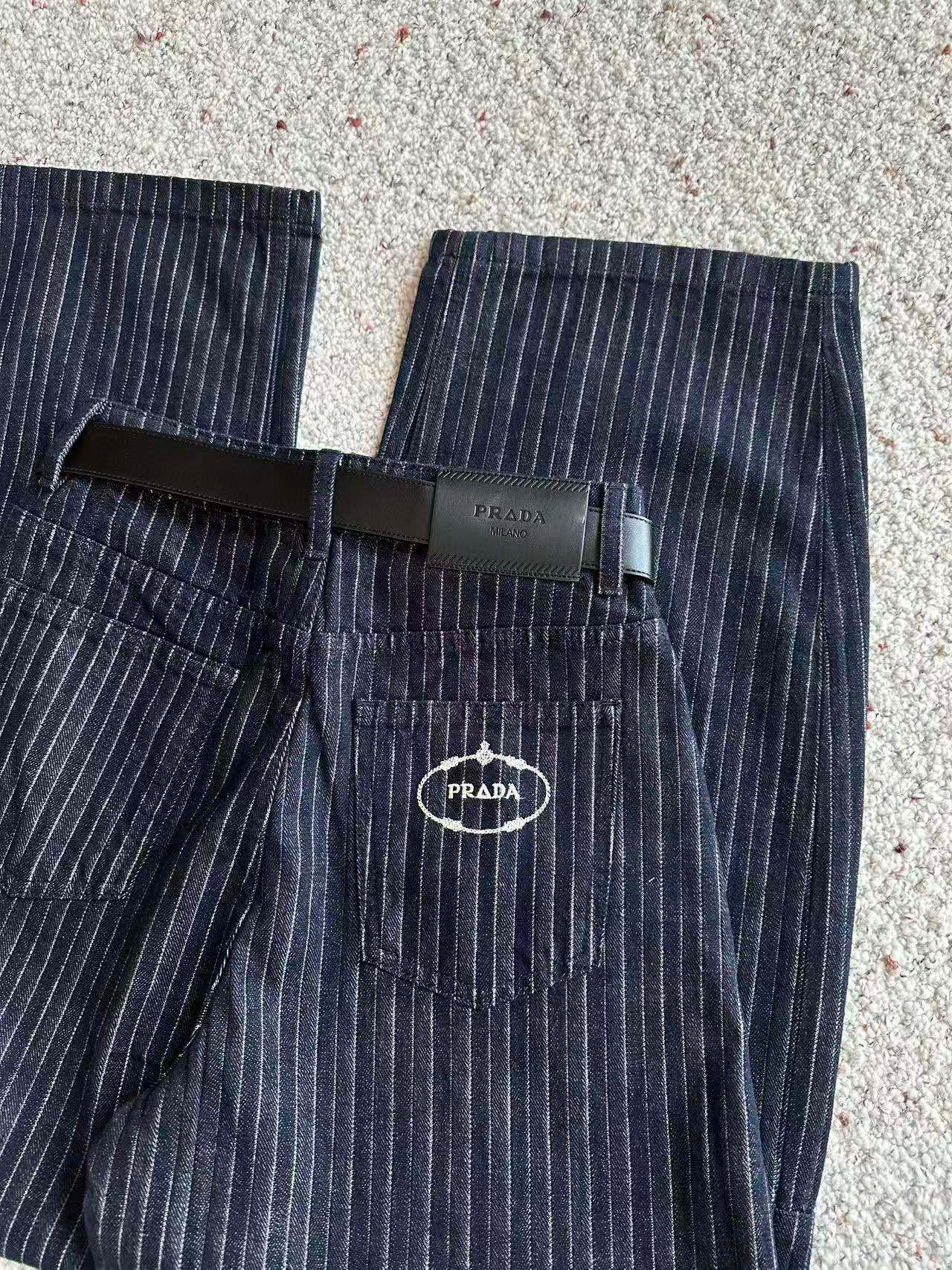 🛒𝐍𝐄𝐖 · 𝟐𝟎𝟐5/爆款现货原单品质 设计师原创｜25新款镰刀型条纹休闲裤【配腰带】颜色百搭高级 定