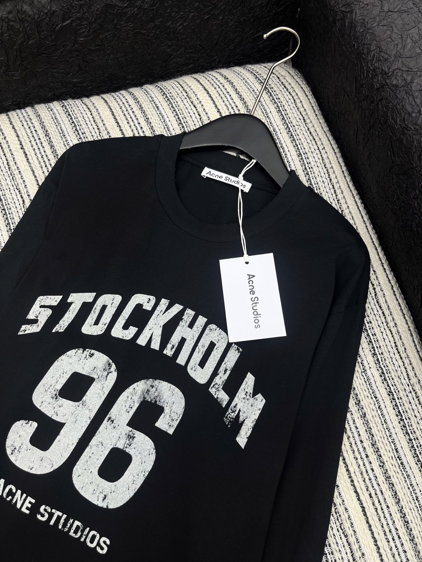 🛒𝐍𝐄𝐖 · 𝟐𝟎𝟐5/爆款现货【原版定制】Acne Stu *｜精致重工洗水磨破印花长袖T恤高订面料 