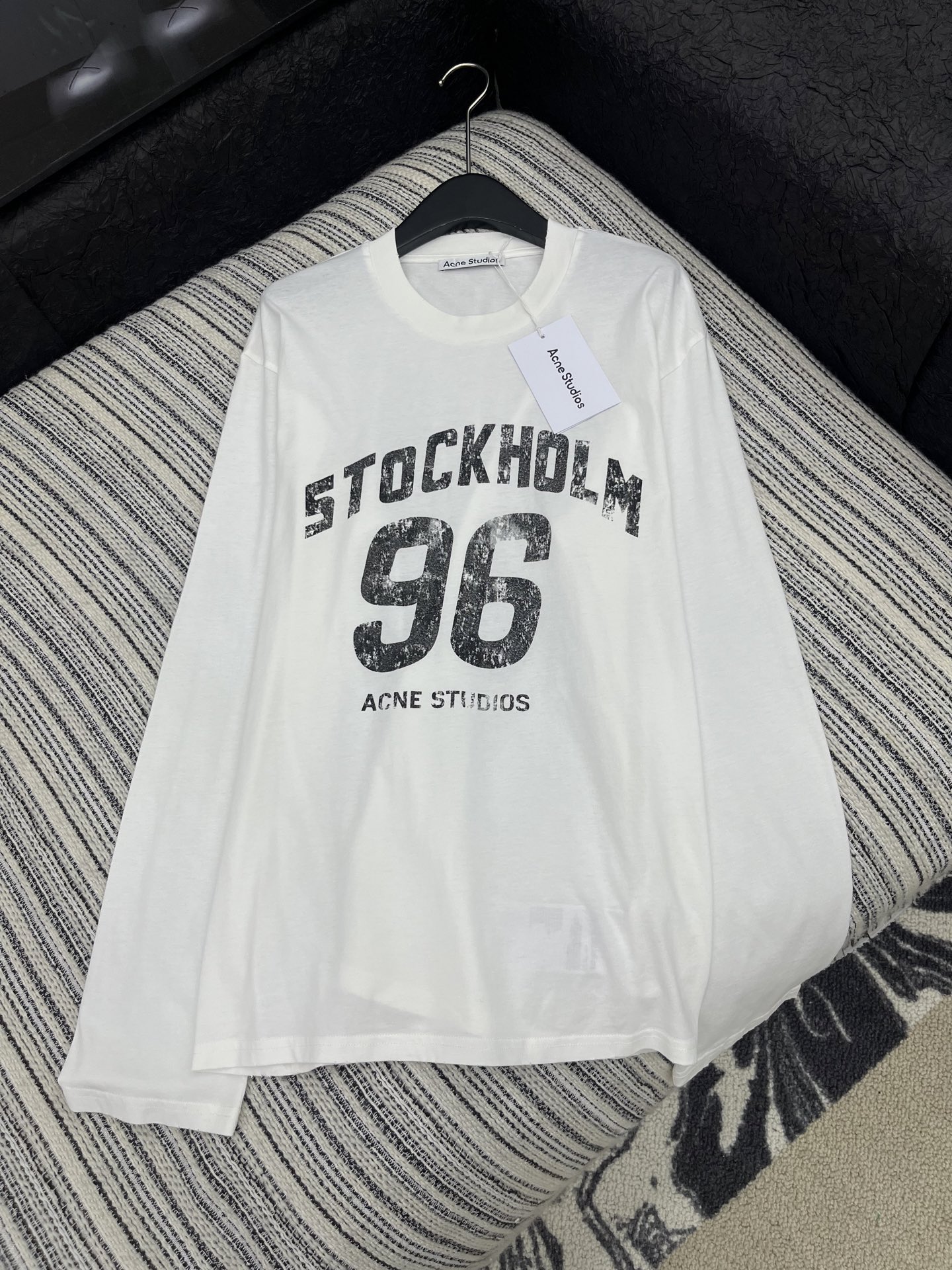 🛒𝐍𝐄𝐖 · 𝟐𝟎𝟐5/爆款现货【原版定制】Acne Stu *｜精致重工洗水磨破印花长袖T恤高订面料 