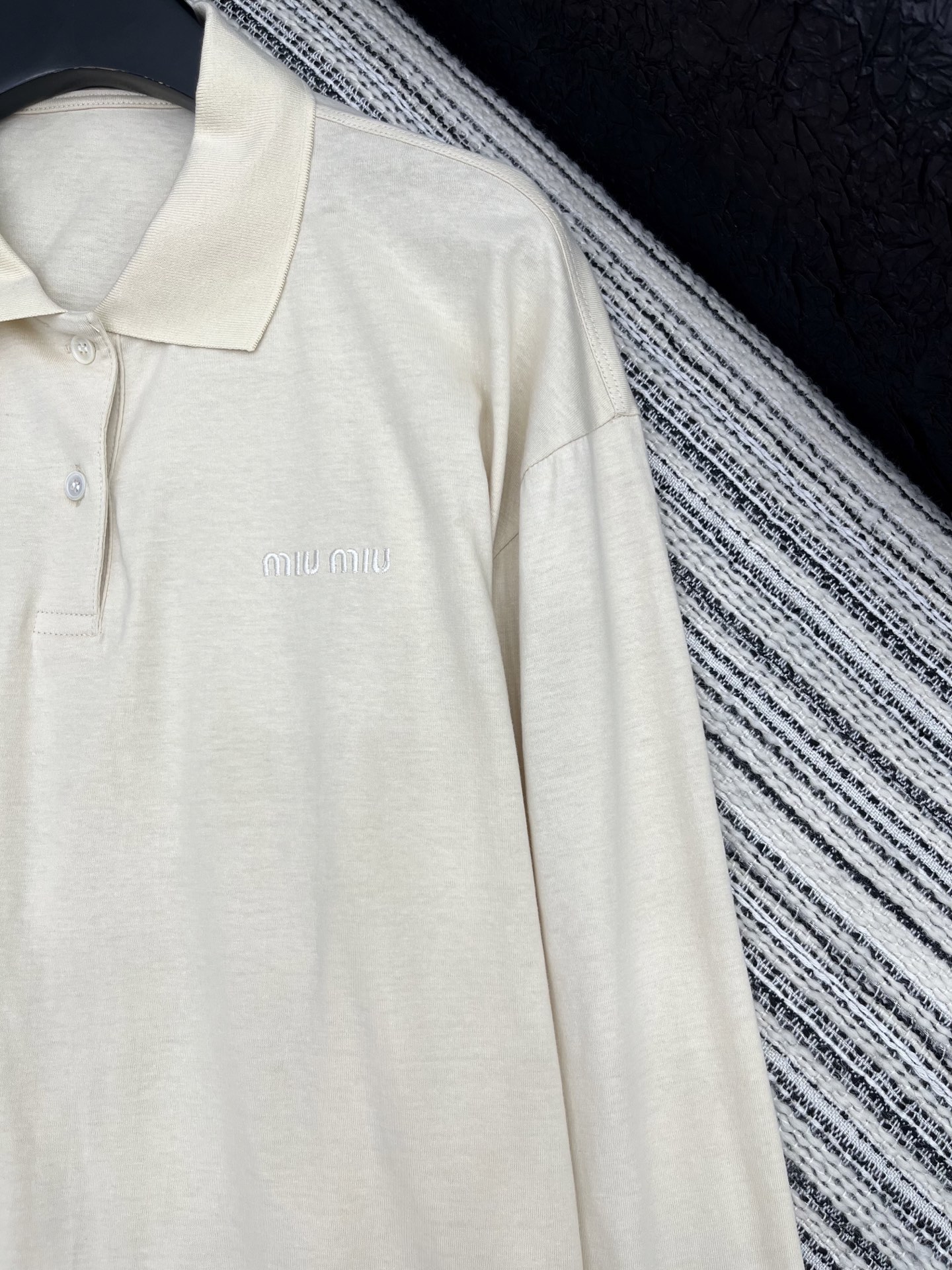 🛒𝐍𝐄𝐖 · 𝟐𝟎𝟐5/爆款现货【原版定制】 Miu Mi*｜25秋冬polo刺绣长袖衫订制高品质面料 