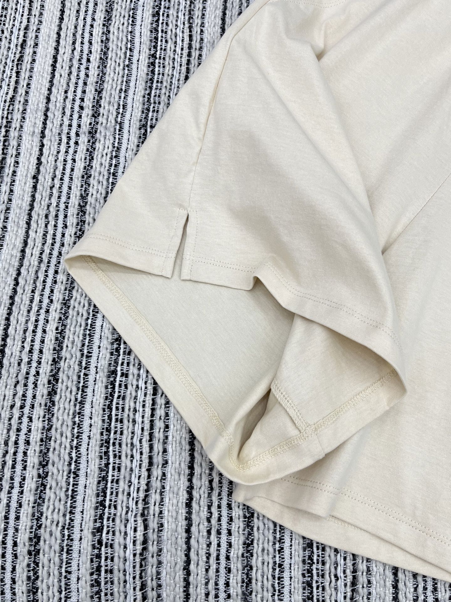 🛒𝐍𝐄𝐖 · 𝟐𝟎𝟐5/爆款现货【原版定制】 Miu Mi*｜25秋冬刺绣短裤订制高品质面料 质感亲肤细