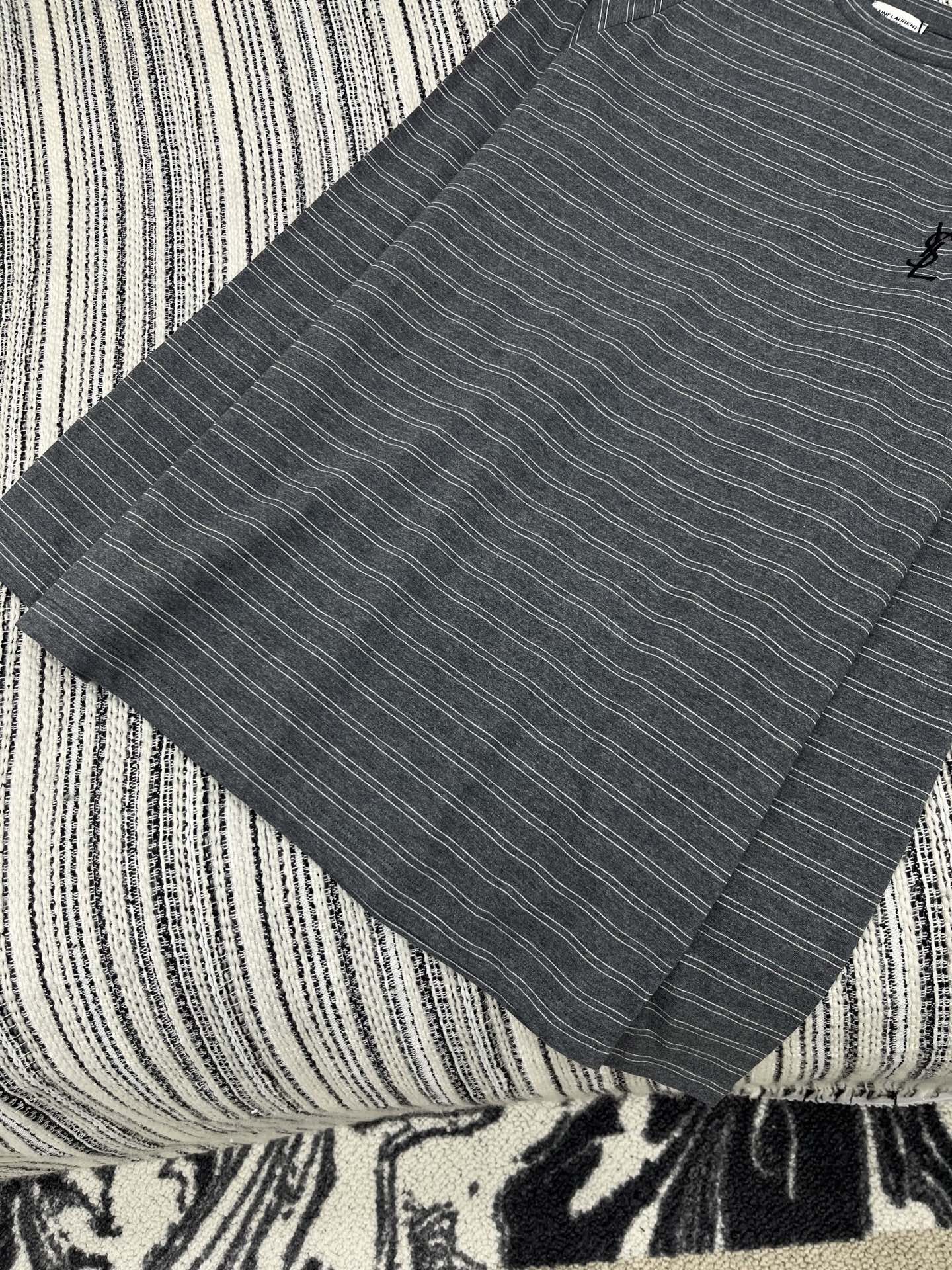 🛒𝐍𝐄𝐖 · 𝟐𝟎𝟐5/爆款现货原单品质 Ysl｜25早秋新款撞色条纹刺绣圆领长袖T恤经典字母 不同于传