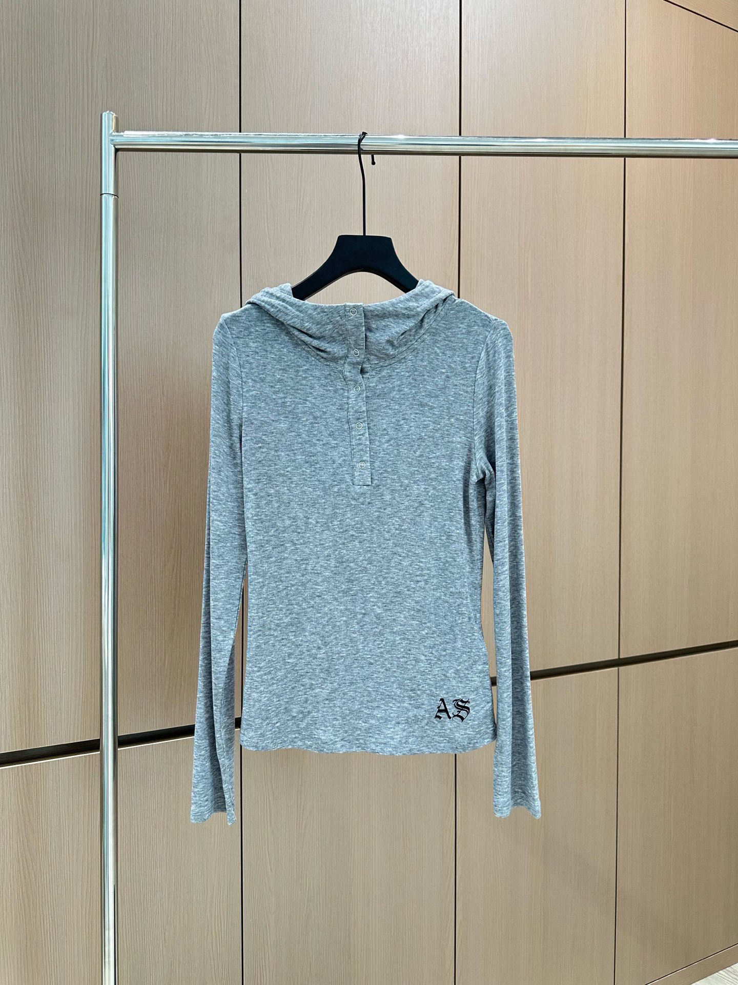 🛒𝐍𝐄𝐖 · 𝟐𝟎𝟐5/爆款现货设计师原创｜2025新款天丝羊毛带帽打底衫云感舒适的系列！上身的触感谁穿