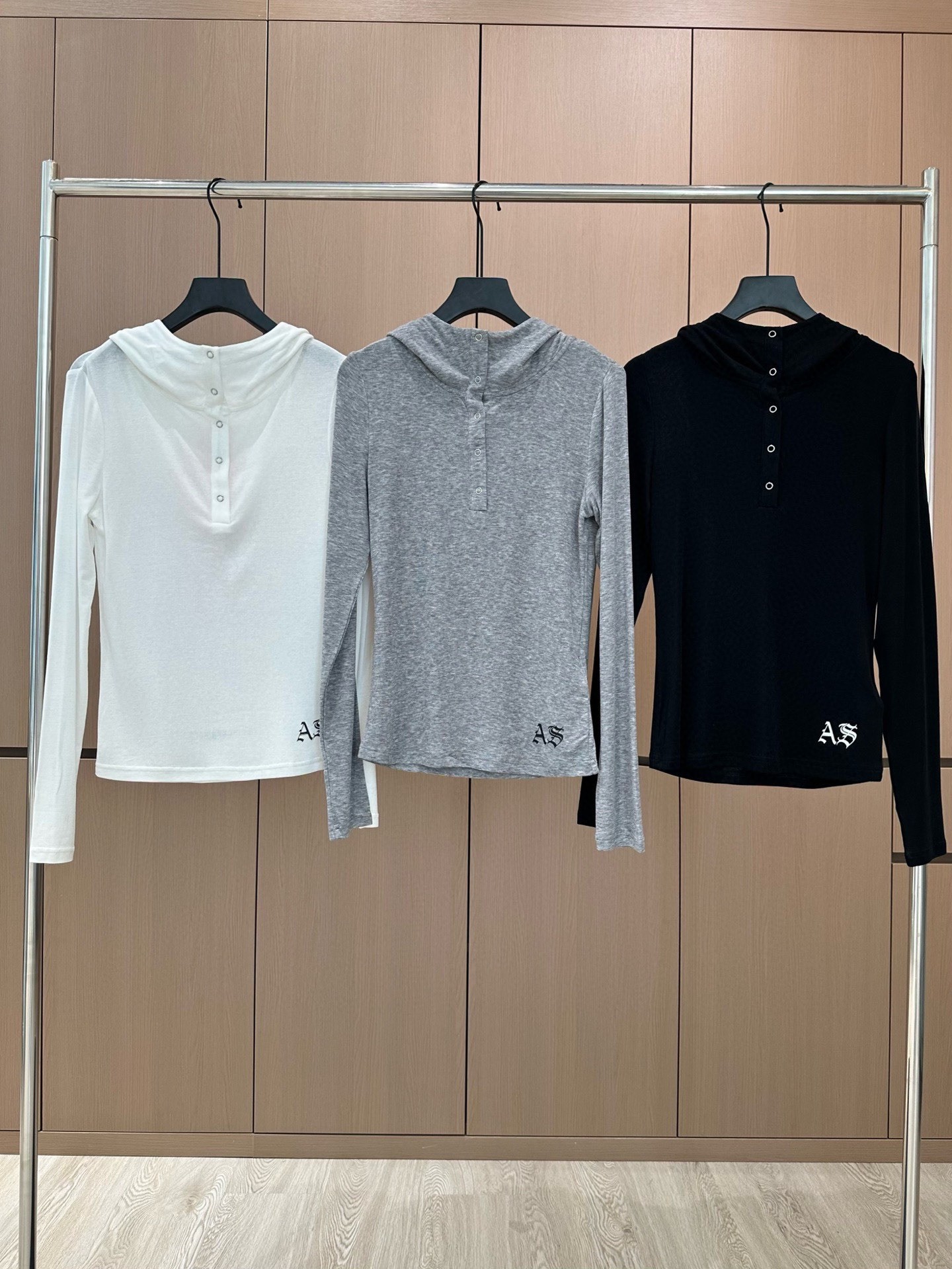 🛒𝐍𝐄𝐖 · 𝟐𝟎𝟐5/爆款现货设计师原创｜2025新款天丝羊毛带帽打底衫云感舒适的系列！上身的触感谁穿