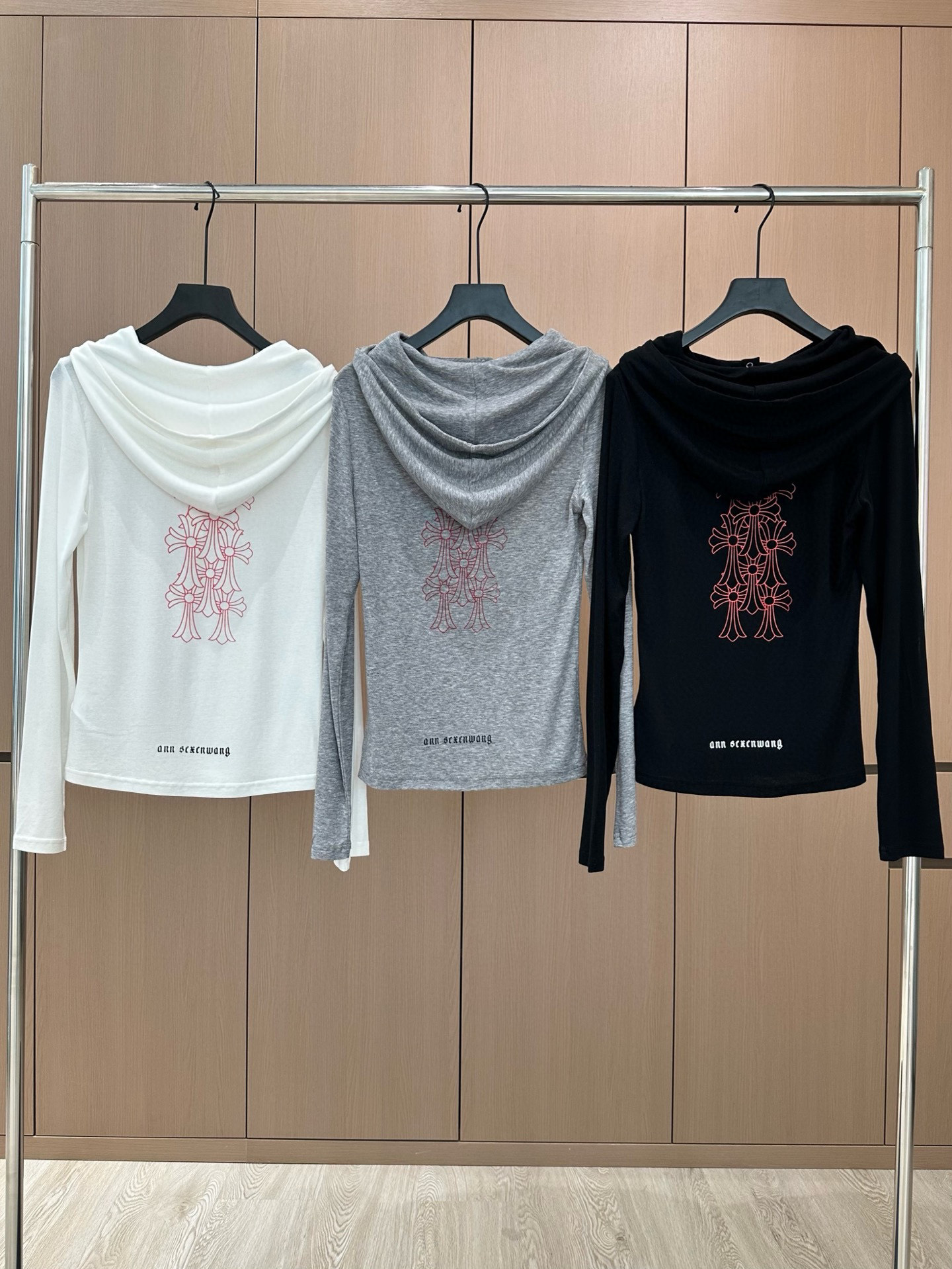 🛒𝐍𝐄𝐖 · 𝟐𝟎𝟐5/爆款现货设计师原创｜2025新款天丝羊毛带帽打底衫云感舒适的系列！上身的触感谁穿