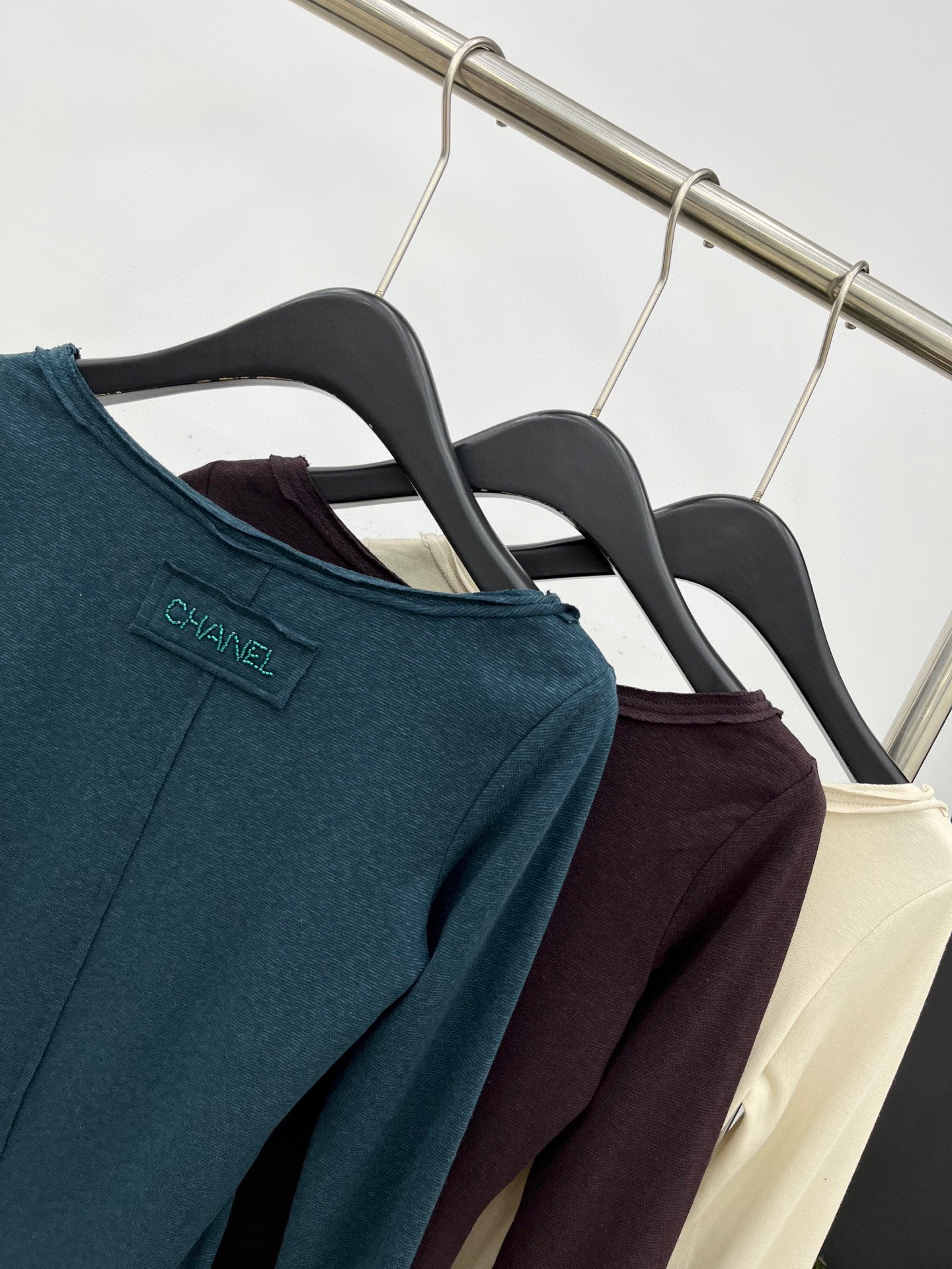 🛒𝐍𝐄𝐖 · 𝟐𝟎𝟐5/爆款现货原单品质 Chane*｜2025中古系列重工设计百搭圆领打底衫韩国进口面