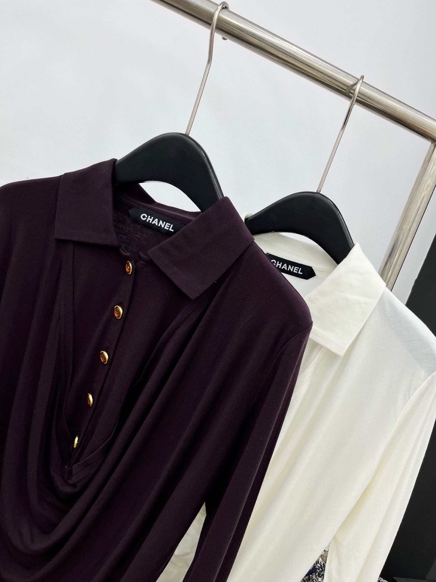 🛒𝐍𝐄𝐖 · 𝟐𝟎𝟐5/爆款现货原单品质 Chane*｜2025中古系列重工设计百搭翻领打底衫韩国进口面