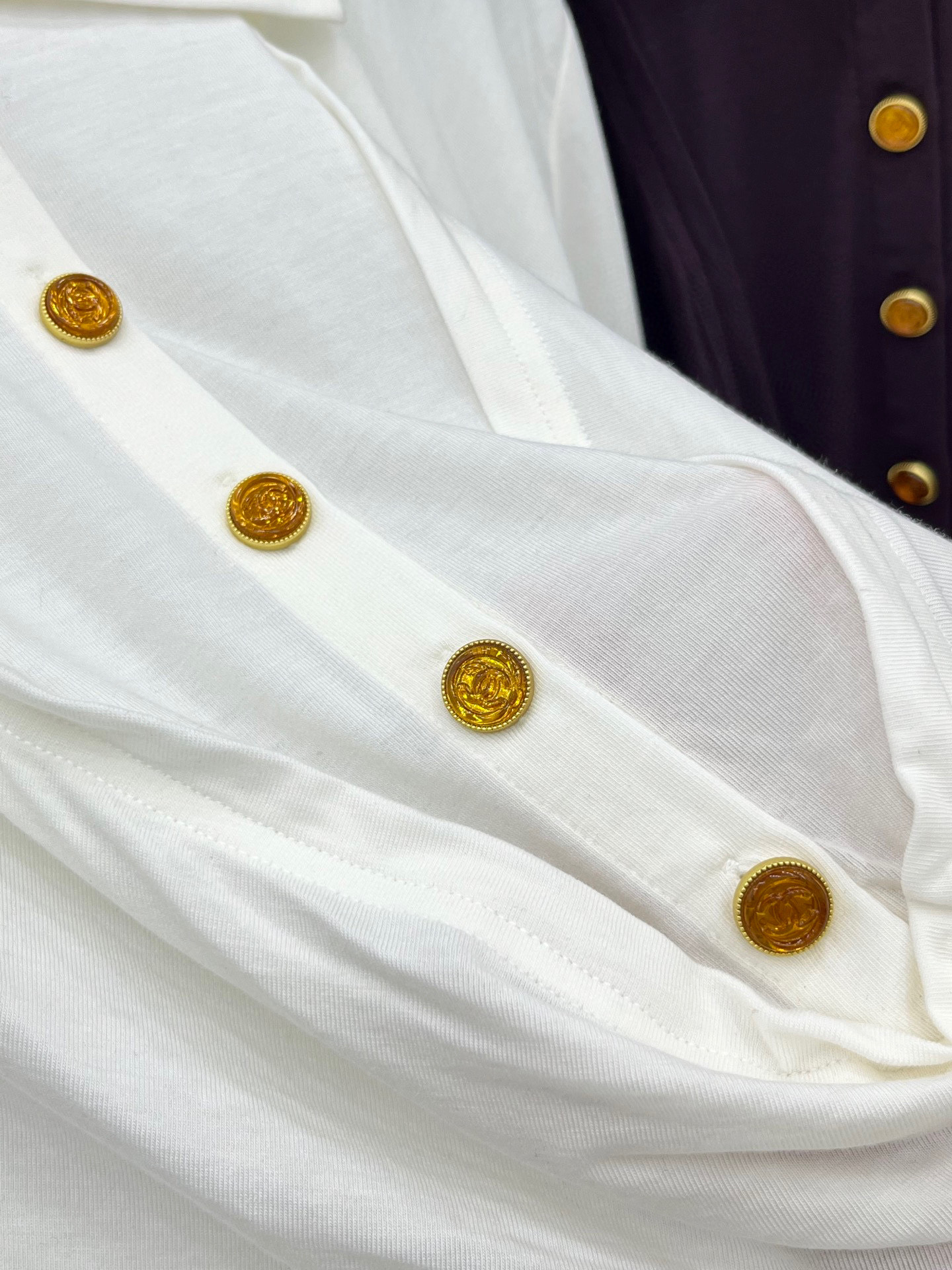 🛒𝐍𝐄𝐖 · 𝟐𝟎𝟐5/爆款现货原单品质 Chane*｜2025中古系列重工设计百搭翻领打底衫韩国进口面