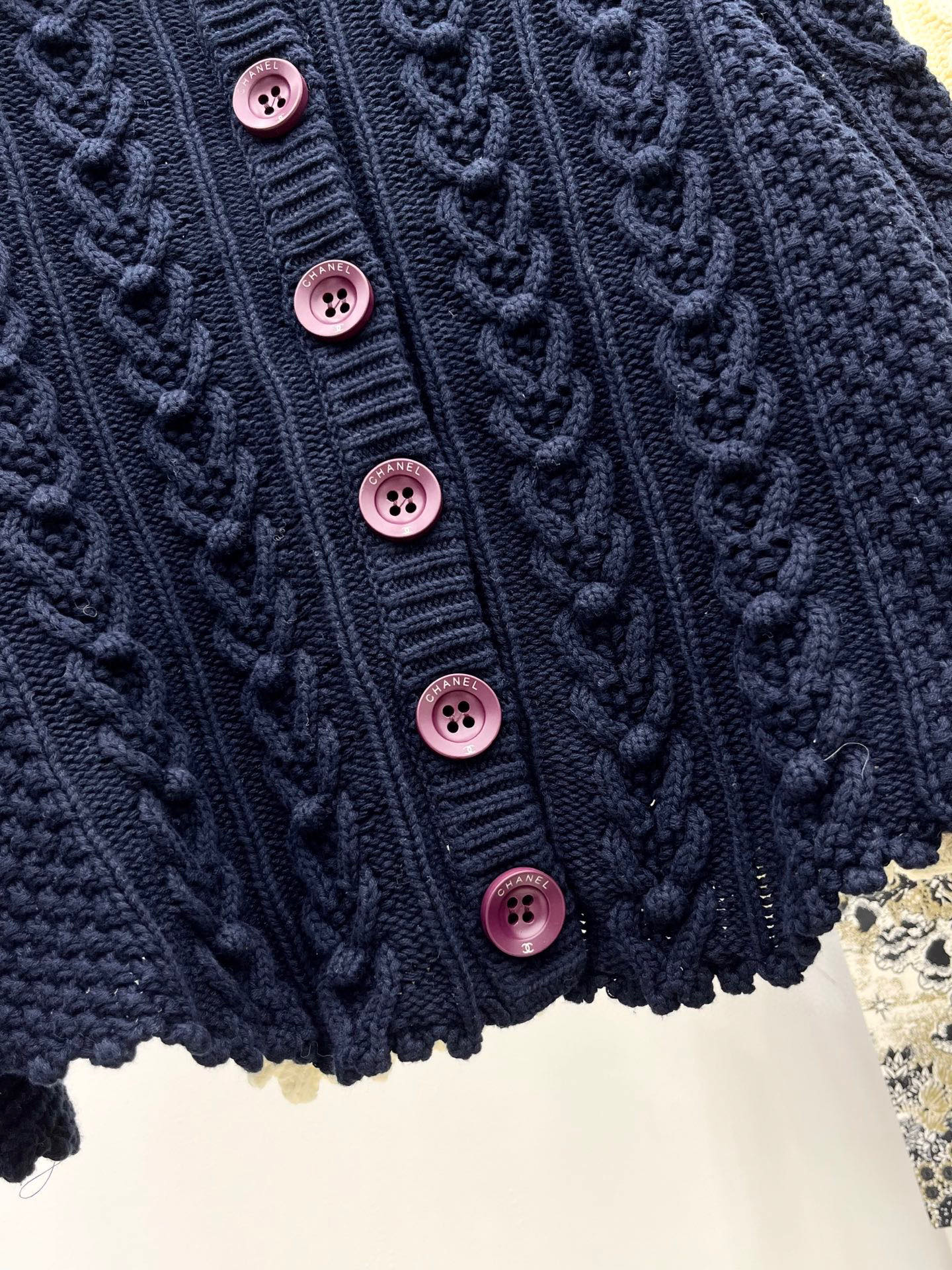 🛒𝐍𝐄𝐖 · 𝟐𝟎𝟐5/爆款现货原单品质 Chan*｜25中古系列重工钩花翻领外套设计高级又时髦！1:1