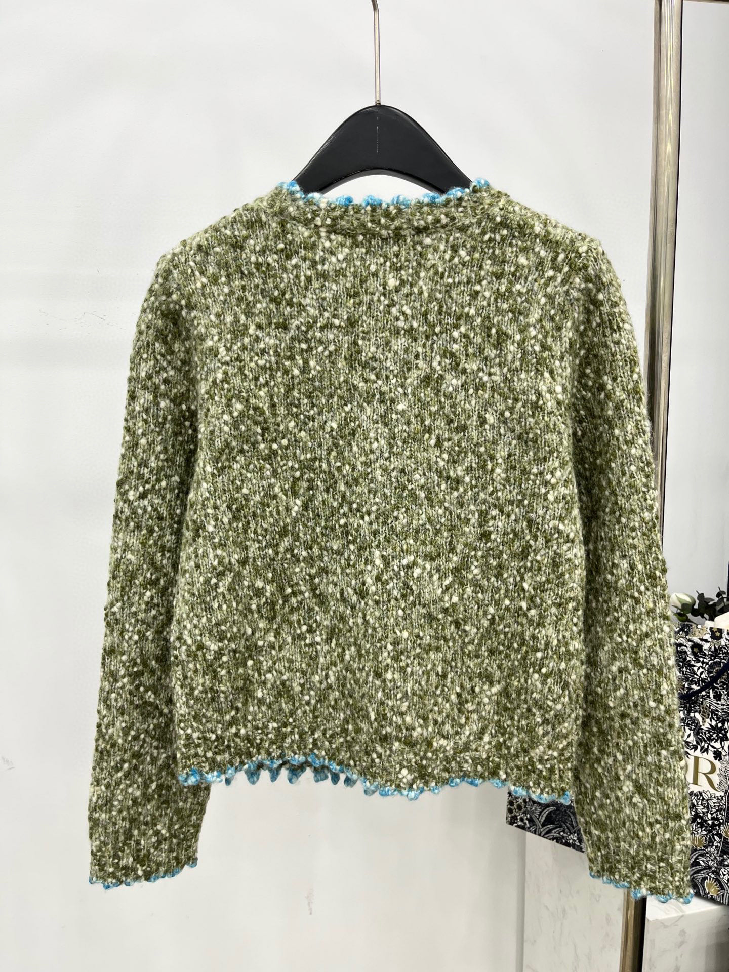 🛒𝐍𝐄𝐖 · 𝟐𝟎𝟐5/爆款现货原单品质 Chan*｜25中古系列重工手工大钻扣圆领外套独家订制纱线 ，