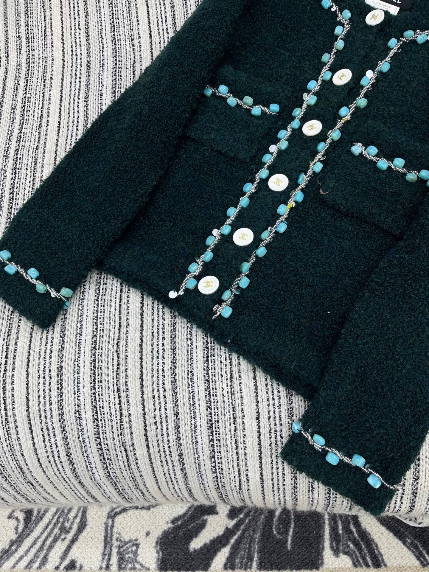 🛒𝐍𝐄𝐖 · 𝟐𝟎𝟐5/爆款现货原单品质 Chan*｜25中古系列重工撞色宝石装饰圆领外套独家订制小香风