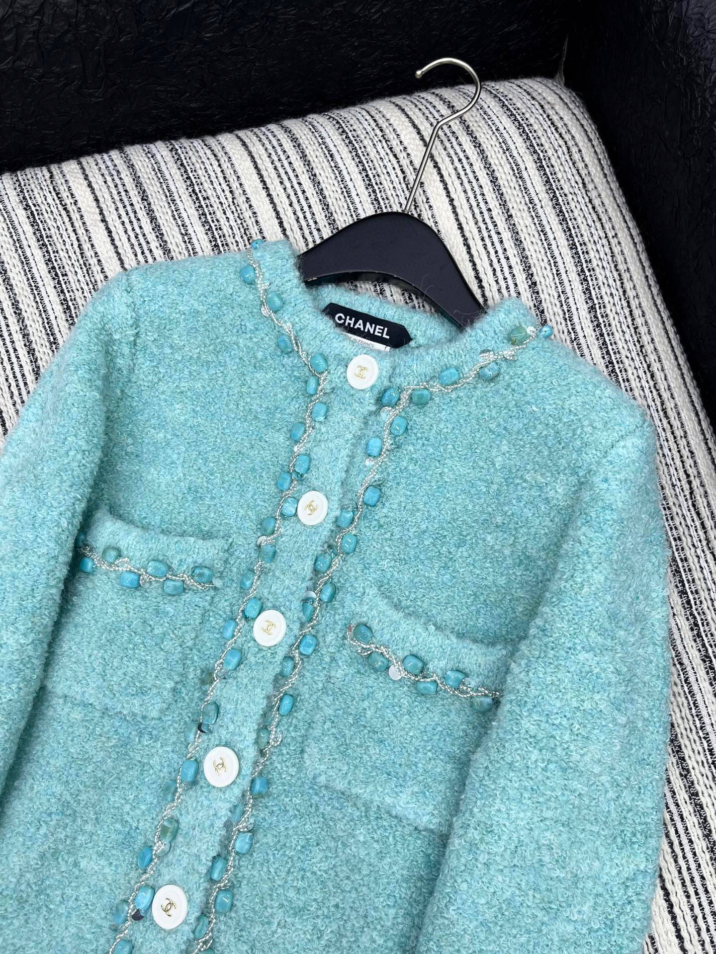 🛒𝐍𝐄𝐖 · 𝟐𝟎𝟐5/爆款现货原单品质 Chan*｜25中古系列重工撞色宝石装饰圆领外套独家订制小香风