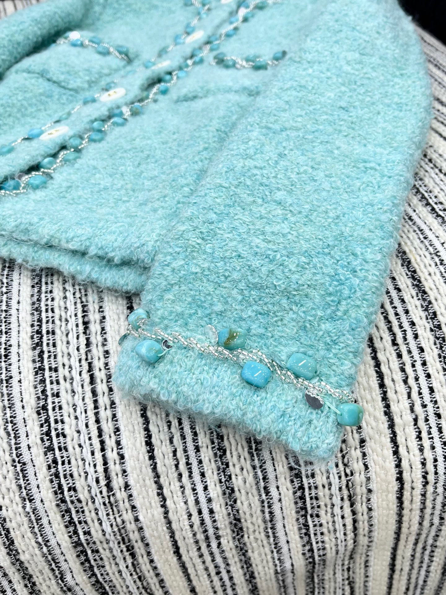 🛒𝐍𝐄𝐖 · 𝟐𝟎𝟐5/爆款现货原单品质 Chan*｜25中古系列重工撞色宝石装饰圆领外套独家订制小香风