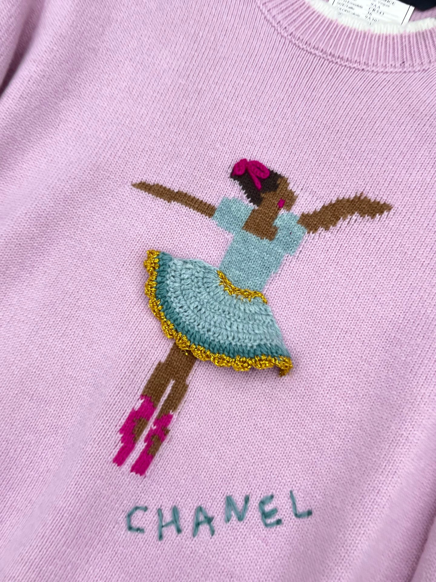 🛒𝐍𝐄𝐖 · 𝟐𝟎𝟐5/爆款现货原单品质 Chan*｜25中古系列重工钩花跳舞女孩花边毛衣设计高级又时髦