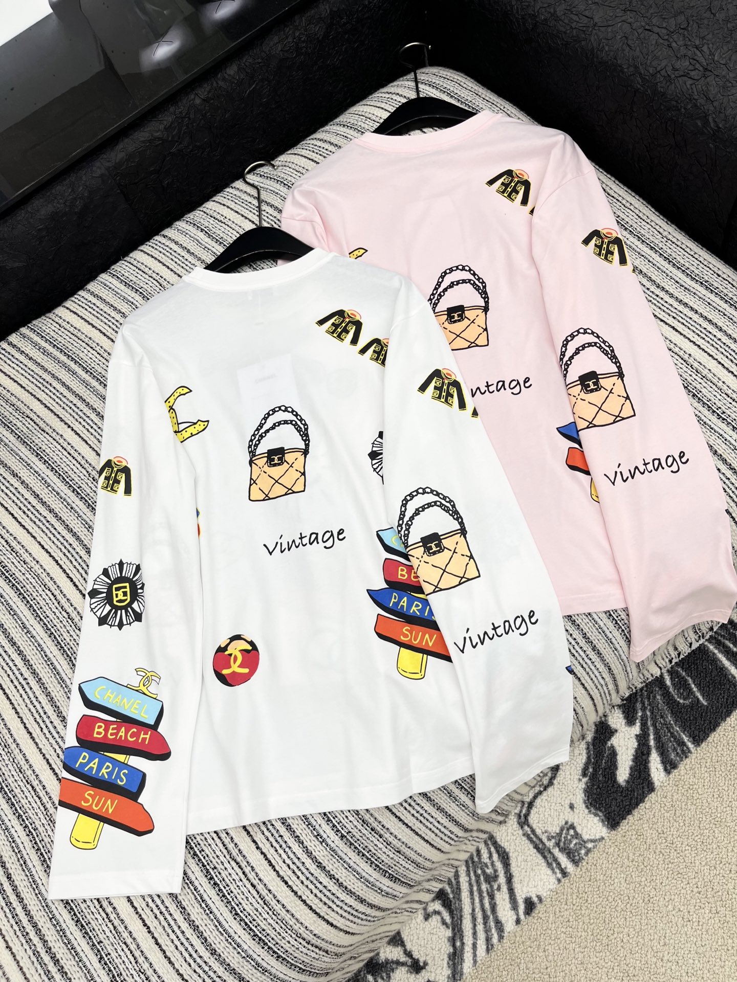 🛒𝐍𝐄𝐖 · 𝟐𝟎𝟐5/爆款现货原单品质 Chane*｜2025涂鸦印花长袖衫宽松慵懒系列！经典色系减龄