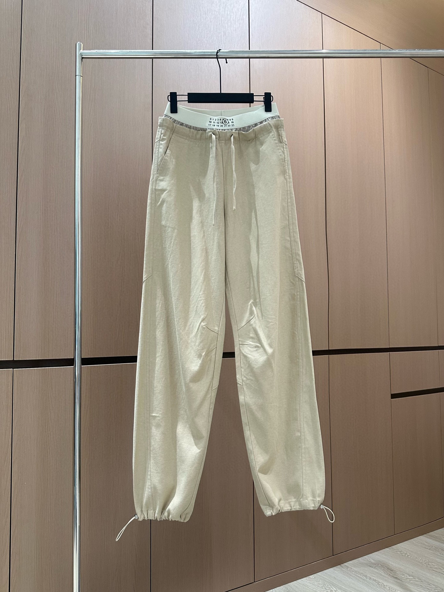 🛒𝐍𝐄𝐖 · 𝟐𝟎𝟐5/爆款现货原单品质 设计师原创｜25新款双腰头工装式休闲裤颜色百搭高级 定制腰带尽