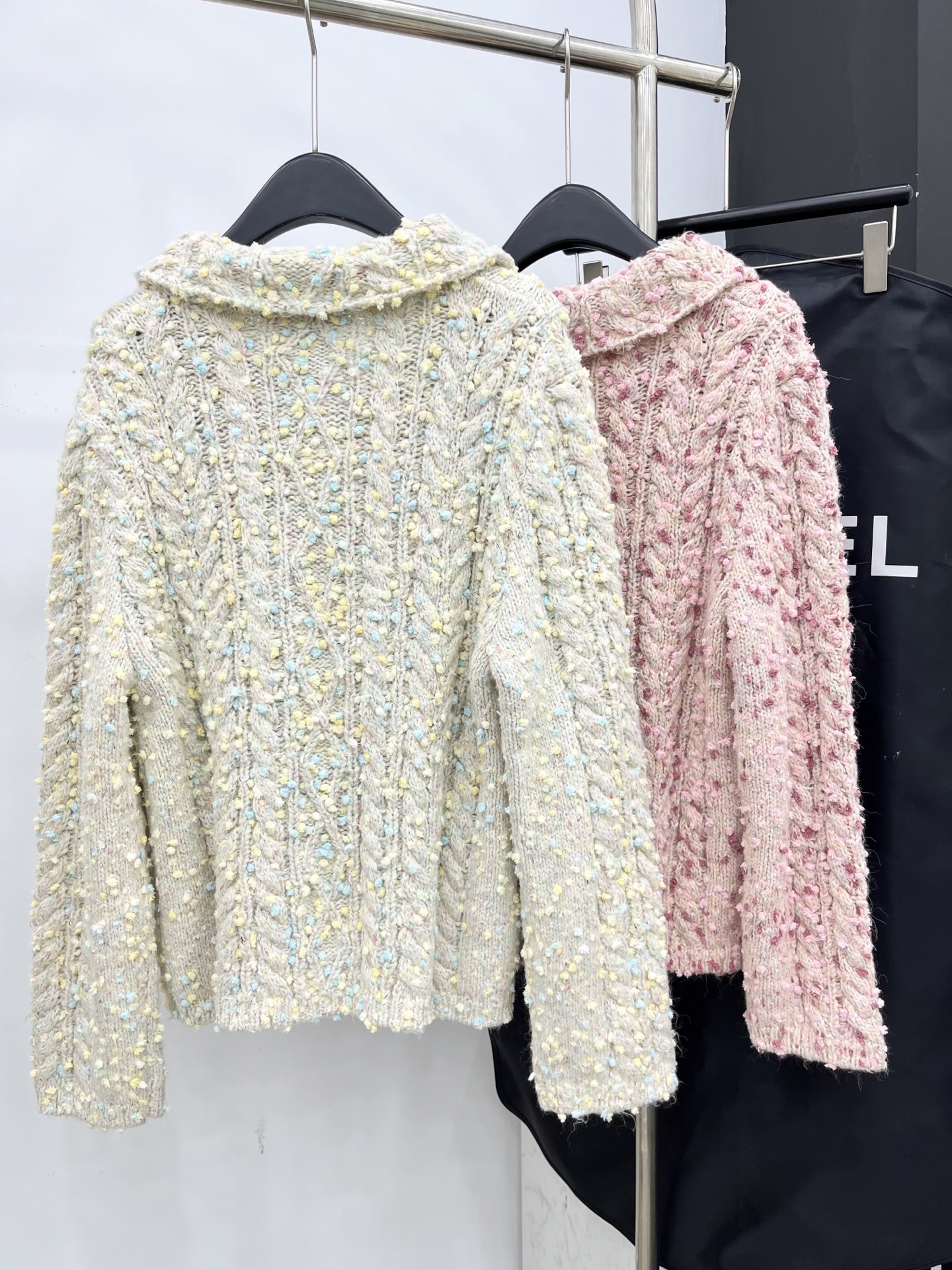 🛒𝐍𝐄𝐖 · 𝟐𝟎𝟐5/爆款现货原单品质 Chan*｜25中古系列重工翻领外套独家订制小香风纱线 ，设计