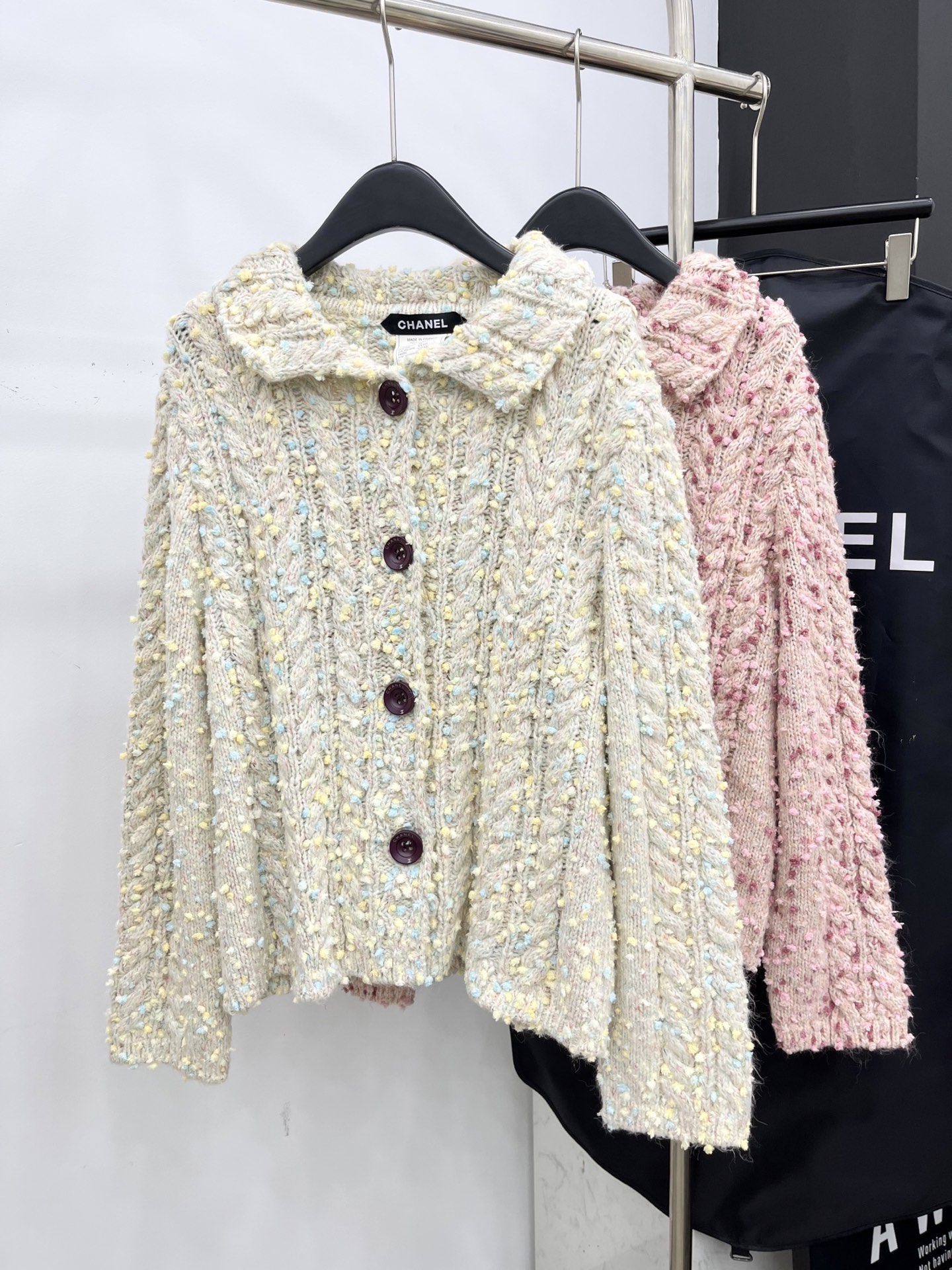 🛒𝐍𝐄𝐖 · 𝟐𝟎𝟐5/爆款现货原单品质 Chan*｜25中古系列重工翻领外套独家订制小香风纱线 ，设计