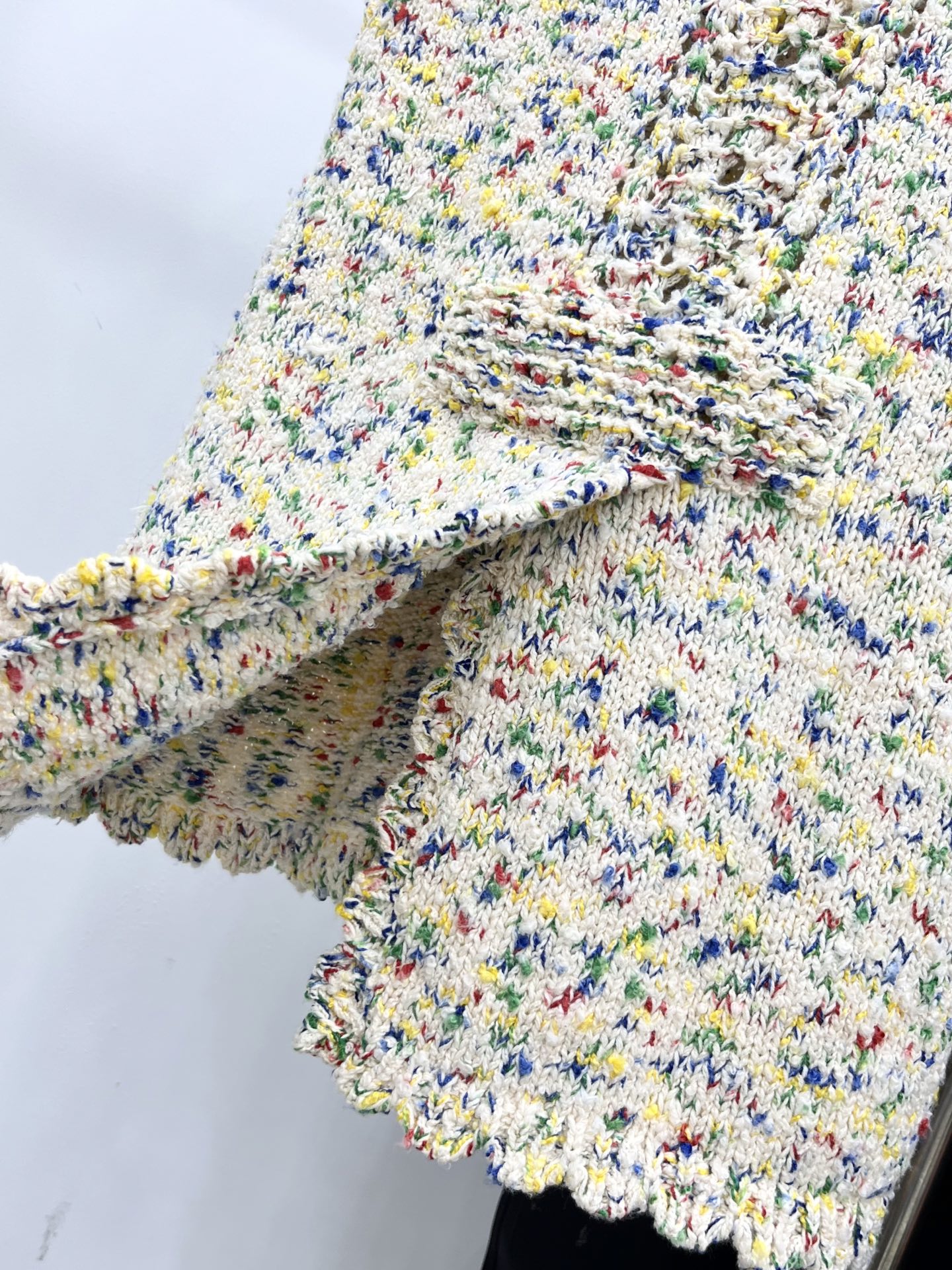 🛒𝐍𝐄𝐖 · 𝟐𝟎𝟐5/爆款现货原单品质 Chan*｜25中古系列重工手工镂空钩花V领背心外套独家订制纱