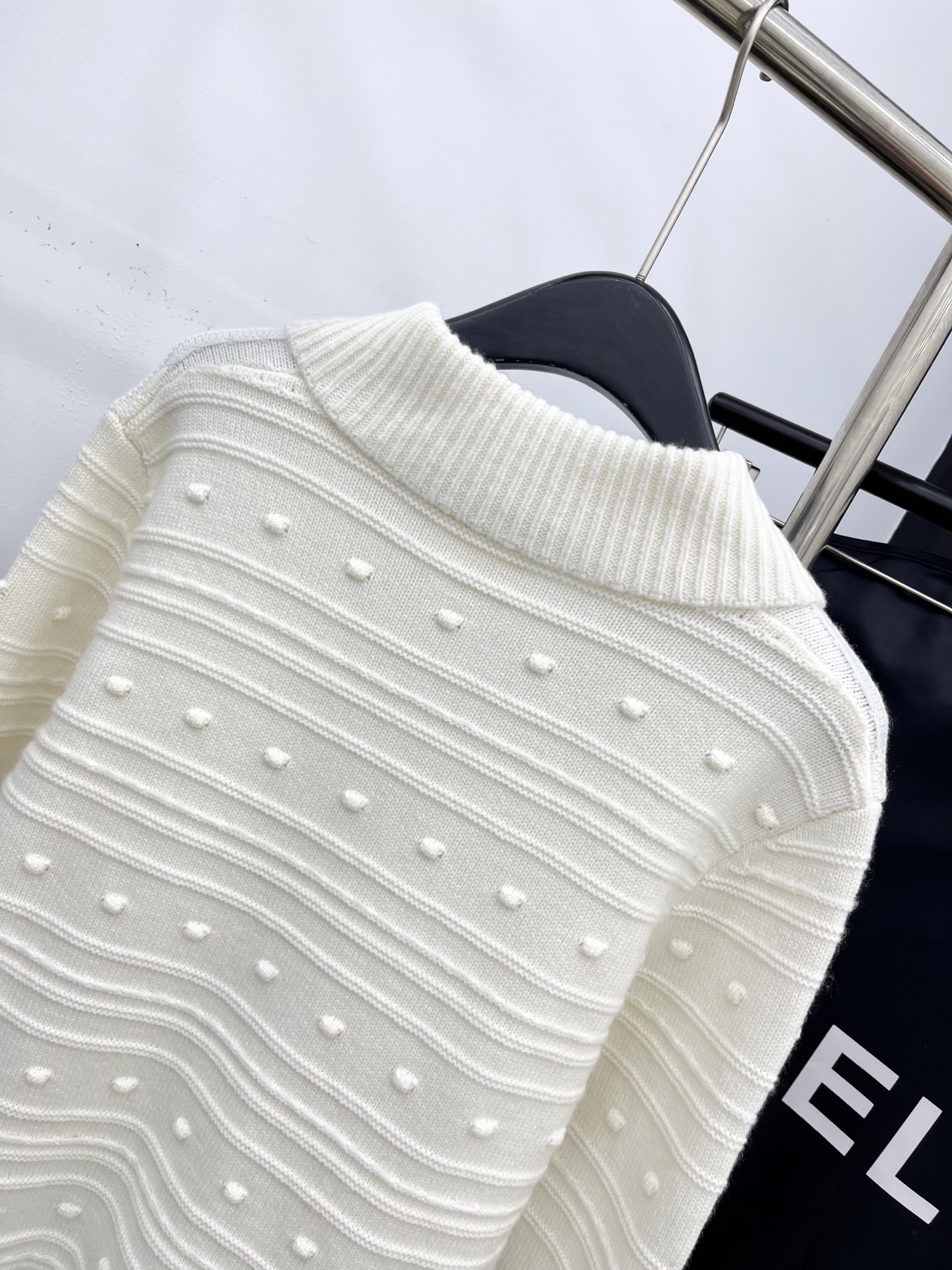 🛒𝐍𝐄𝐖 · 𝟐𝟎𝟐5/爆款现货原单品质 Chan*｜25中古系列重工翻领流苏毛衣设计高级又时髦！1:1