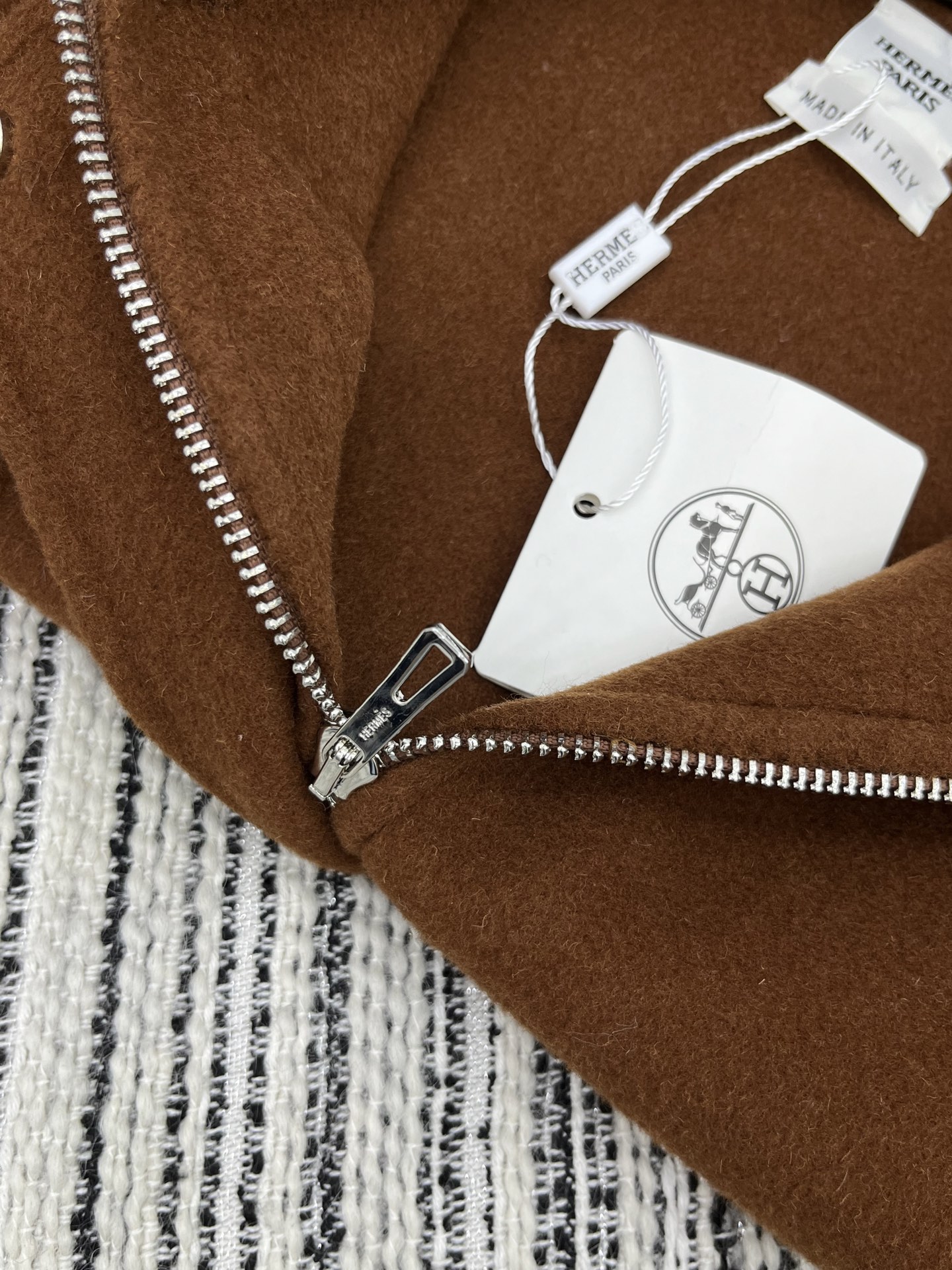 🛒𝐍𝐄𝐖 · 𝟐𝟎𝟐5/爆款现货原单品质 Her*｜2025秋冬新品双面羊毛🦙呢马甲外套超级重磅！大衣中