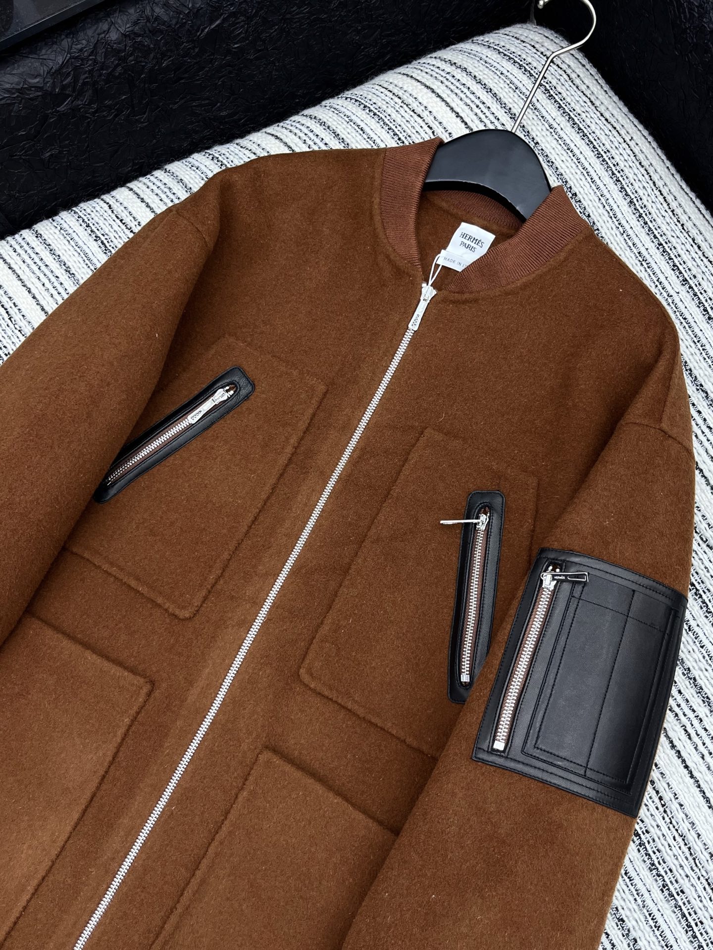 🛒𝐍𝐄𝐖 · 𝟐𝟎𝟐5/爆款现货原单品质 Her*｜2025秋冬新品长款双面呢外套 真皮撞色拼接超级重磅