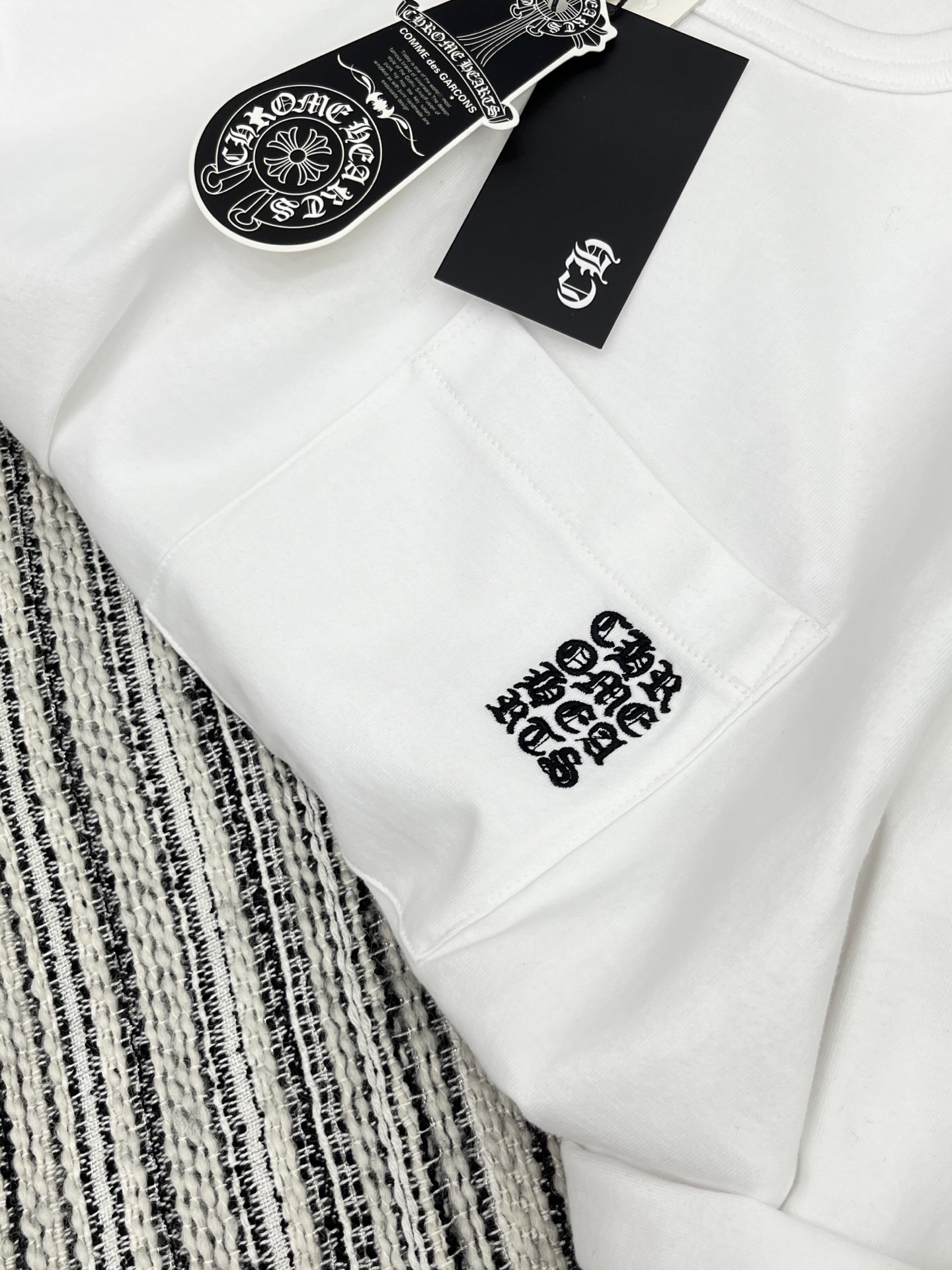 🛒𝐍𝐄𝐖 · 𝟐𝟎𝟐5/爆款现货原单品质 克罗星｜2025新款梵文口袋刺绣长袖衫宽松慵懒系列！纯色系酷酷