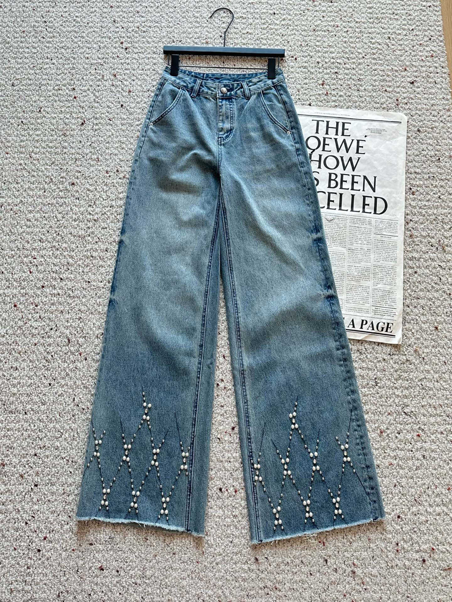 🛒𝐍𝐄𝐖 · 𝟐𝟎𝟐5/爆款现货设计师 原创｜2025 手工珍珠装饰牛仔裤定制YB斜纹棉牛仔材质 工艺洗