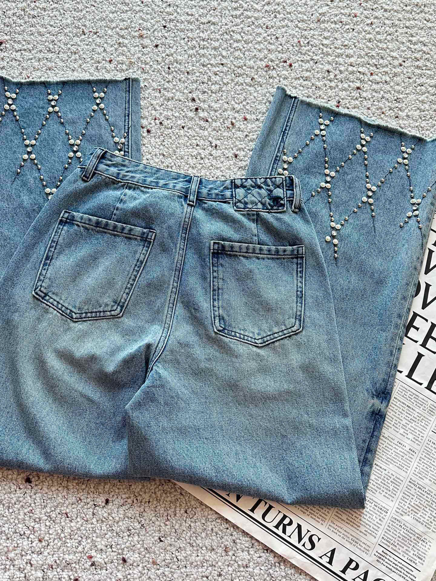 🛒𝐍𝐄𝐖 · 𝟐𝟎𝟐5/爆款现货设计师 原创｜2025 手工珍珠装饰牛仔裤定制YB斜纹棉牛仔材质 工艺洗