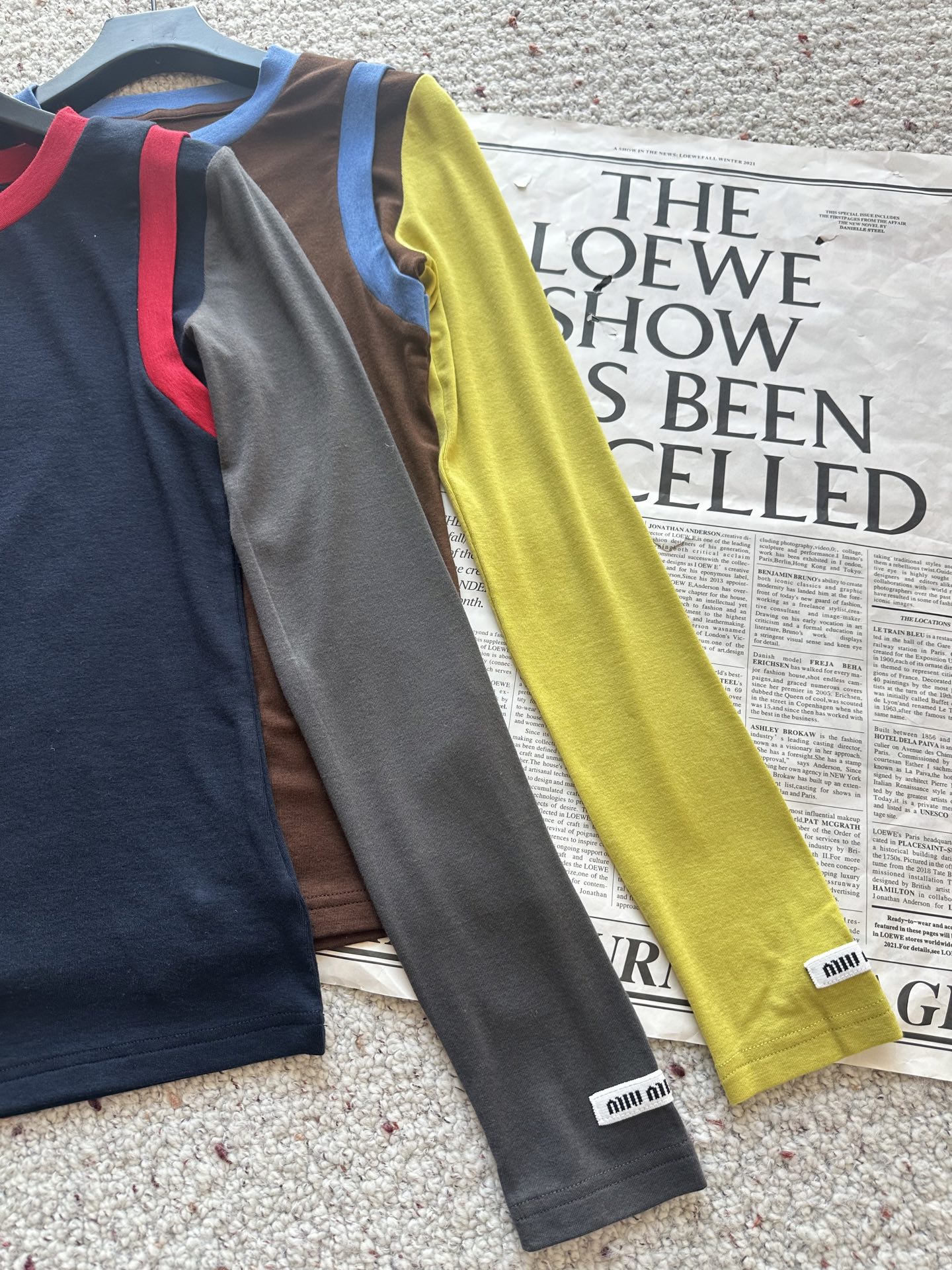 🛒𝐍𝐄𝐖 · 𝟐𝟎𝟐5/爆款现货设计师 原创｜2025新款天丝羊毛撞色打底衫云感舒适的系列！上身的触感谁