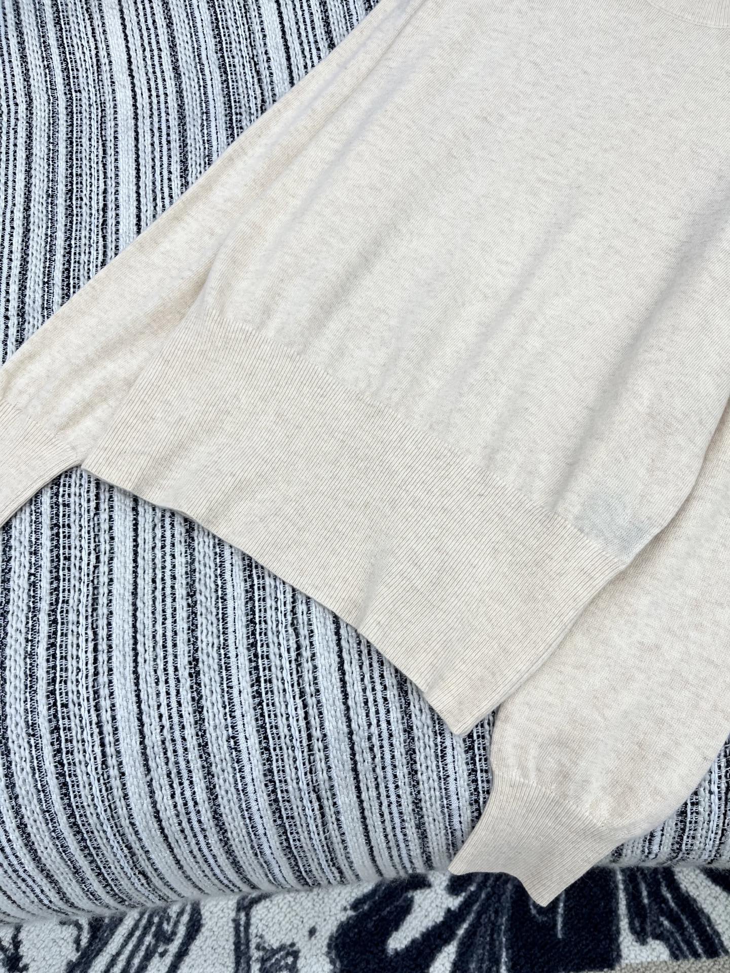 🛒𝐍𝐄𝐖 · 𝟐𝟎𝟐5/爆款现货原单品质 LP｜25女士老钱风羊绒长袖高领针织衫 🍂彰显品牌对日常优雅的