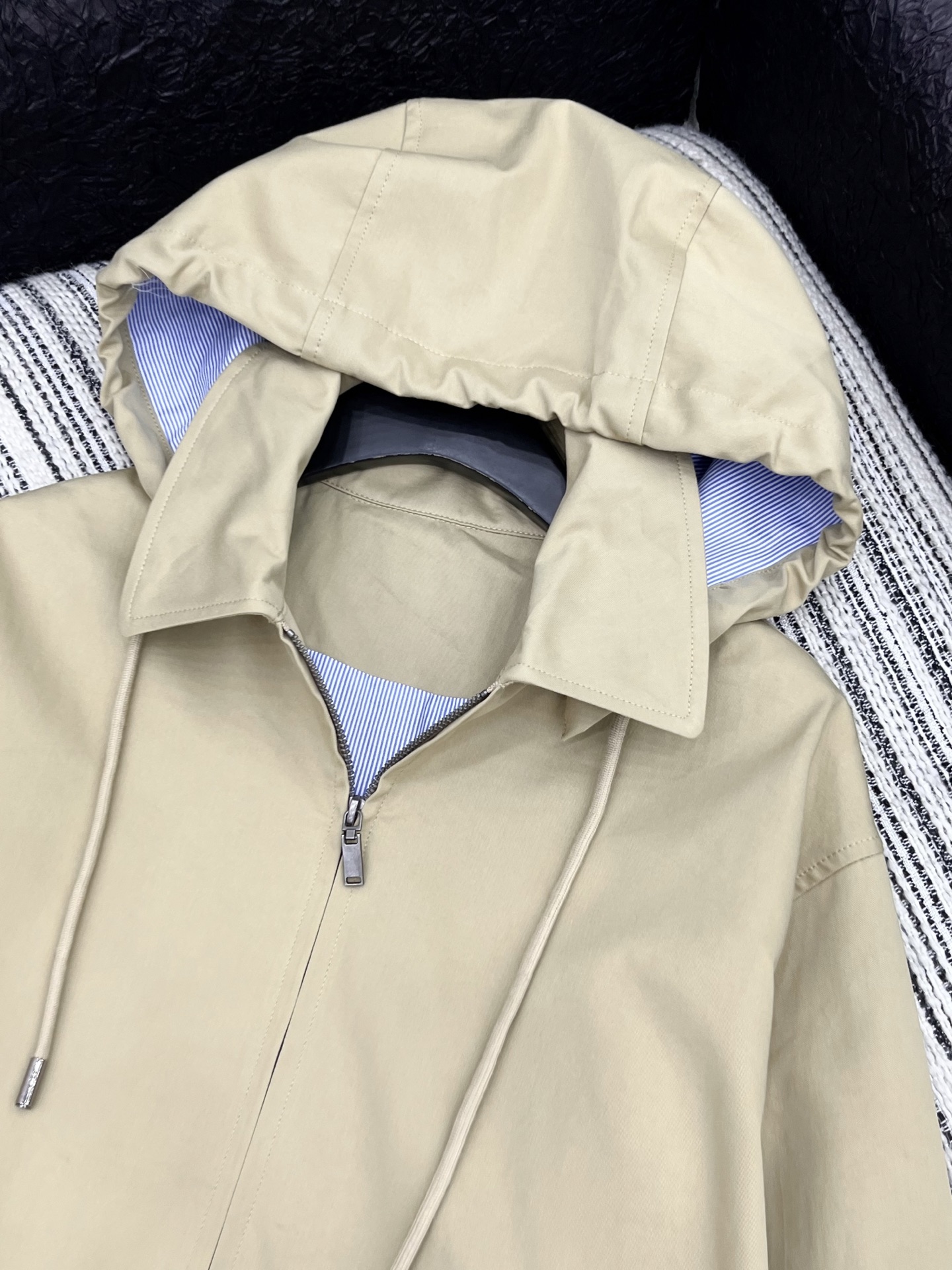 🛒𝐍𝐄𝐖 · 𝟐𝟎𝟐5/爆款现货品牌平替 设计师｜25秋冬新品 带帽女士假两件派克外套＞＞＞＞百搭之王复