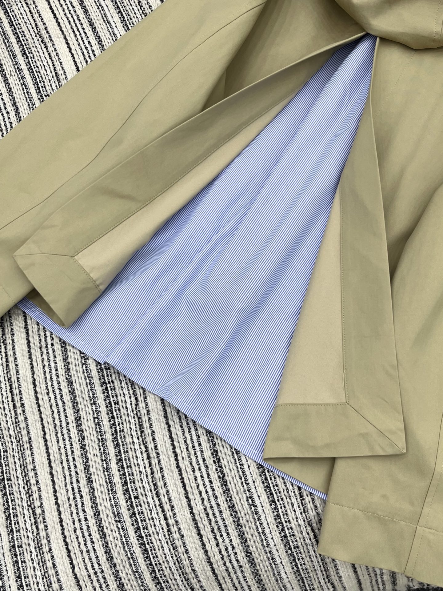 🛒𝐍𝐄𝐖 · 𝟐𝟎𝟐5/爆款现货品牌平替 设计师｜25秋冬新品 带帽女士假两件派克外套＞＞＞＞百搭之王复