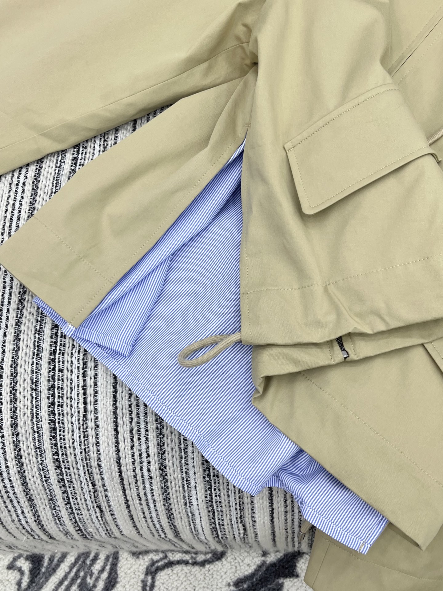 🛒𝐍𝐄𝐖 · 𝟐𝟎𝟐5/爆款现货品牌平替 设计师｜25秋冬新品 带帽女士假两件派克外套＞＞＞＞百搭之王复