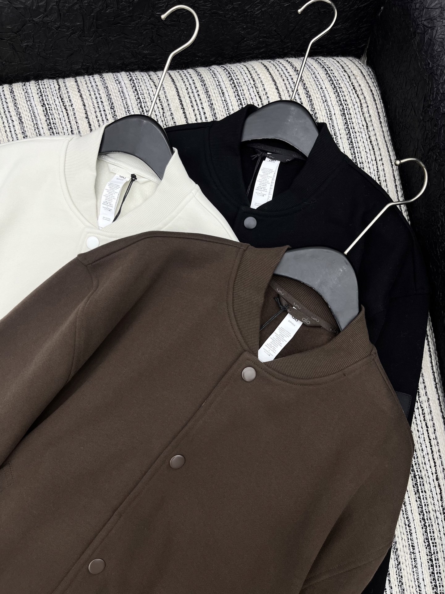 🛒𝐍𝐄𝐖 · 𝟐𝟎𝟐5/爆款现货原单品质 Alo｜25新款夹克外套爆单系列款 气质女神必入 撞色字母贴标