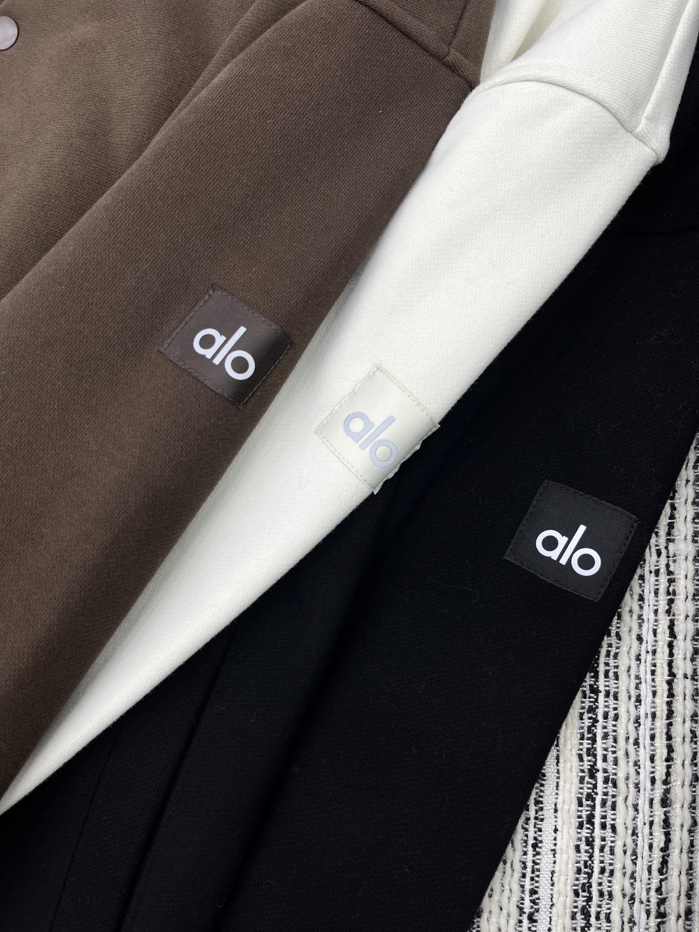 🛒𝐍𝐄𝐖 · 𝟐𝟎𝟐5/爆款现货原单品质 Alo｜25新款夹克外套爆单系列款 气质女神必入 撞色字母贴标